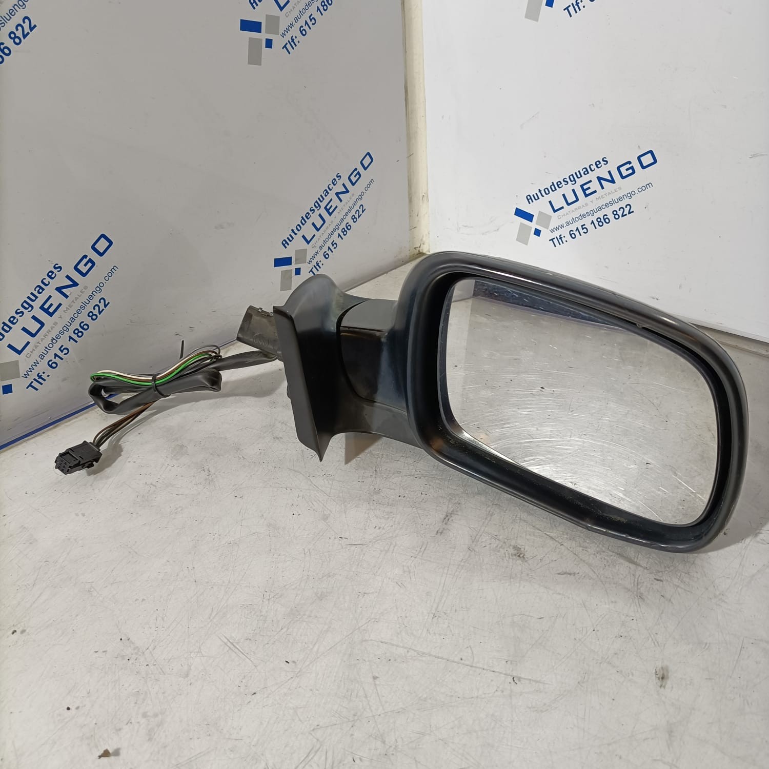 Retrovisor derecho Peugeot 307 2002