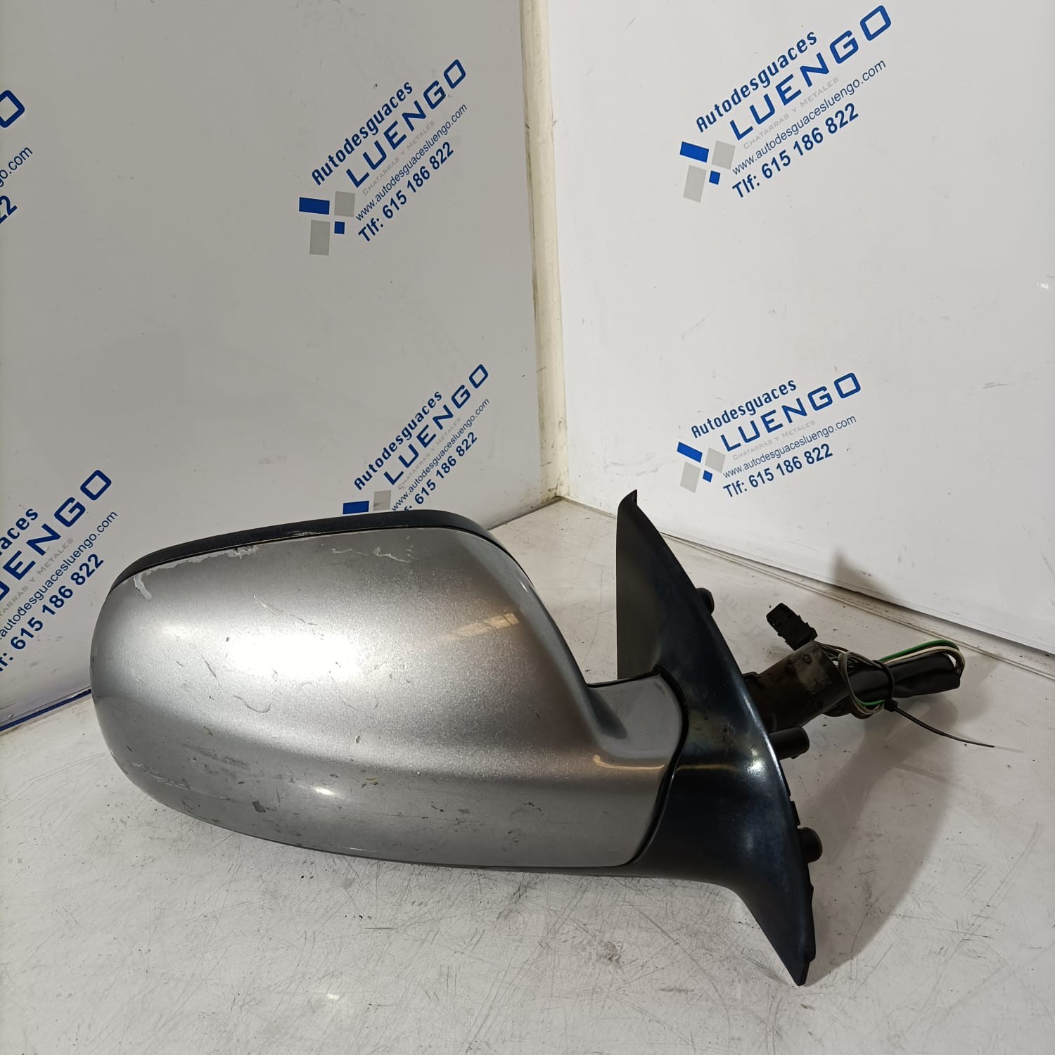 Retrovisor derecho Peugeot 307 2002