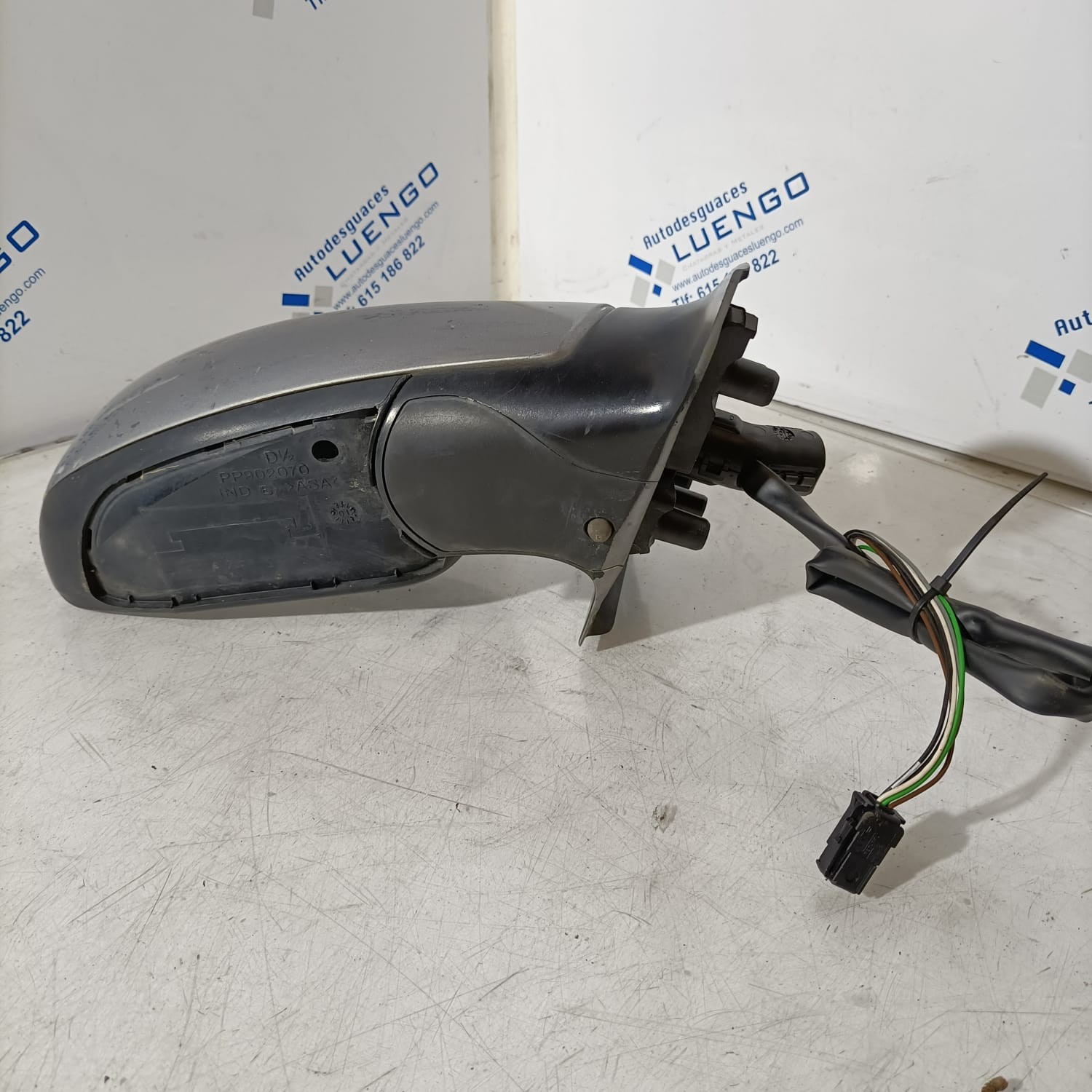 Retrovisor derecho Peugeot 307 2002