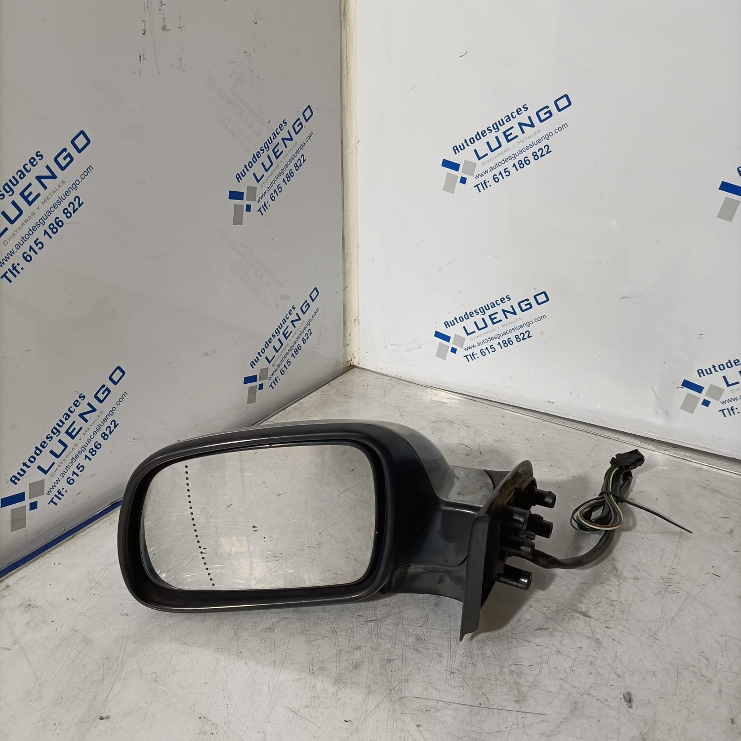 Retrovisor izquierdo Peugeot 307 2002