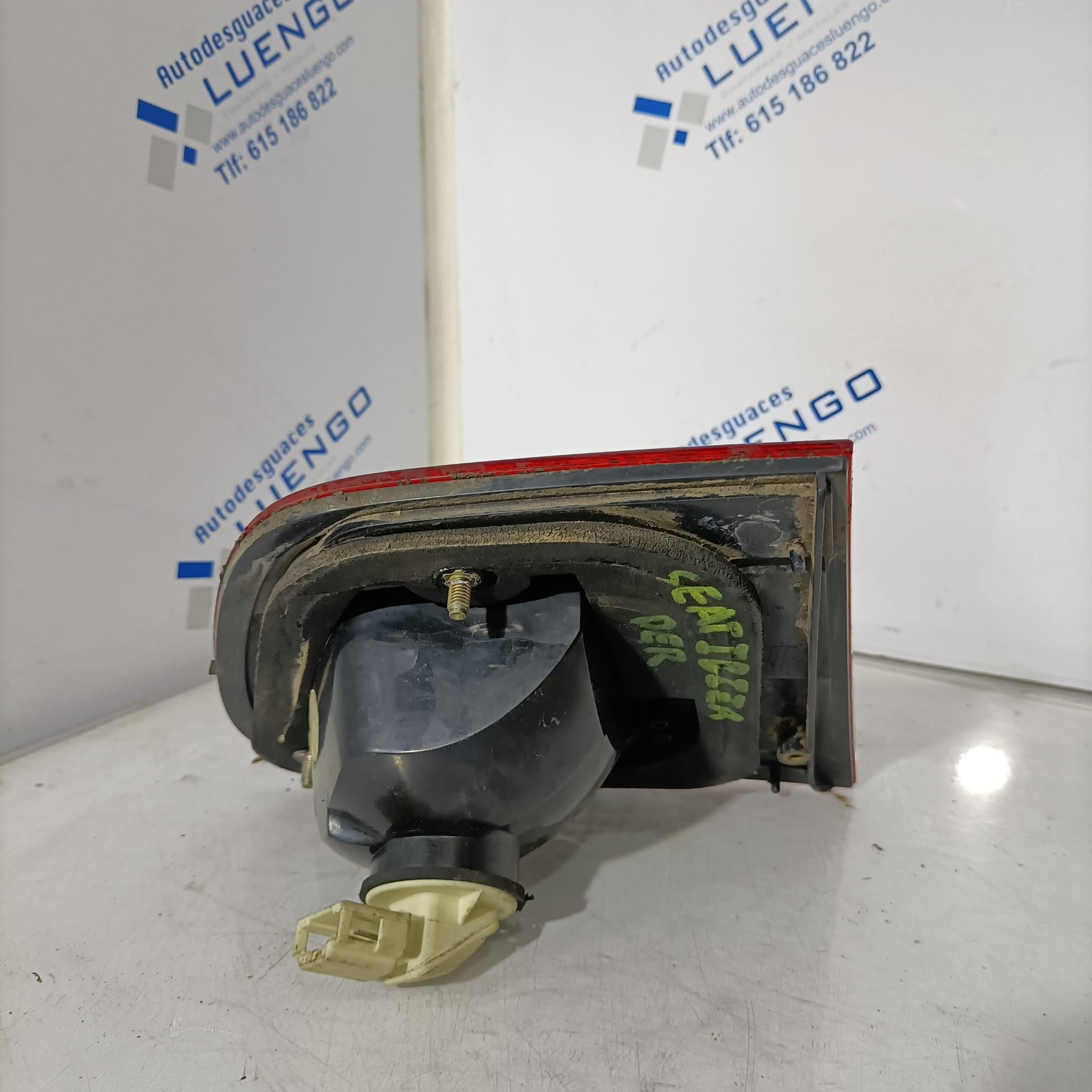 Piloto trasero derecho central Seat Ibiza 2001