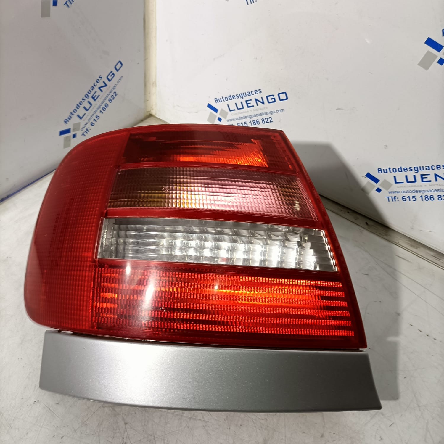 Piloto trasero izquierdo Audi A4 2005