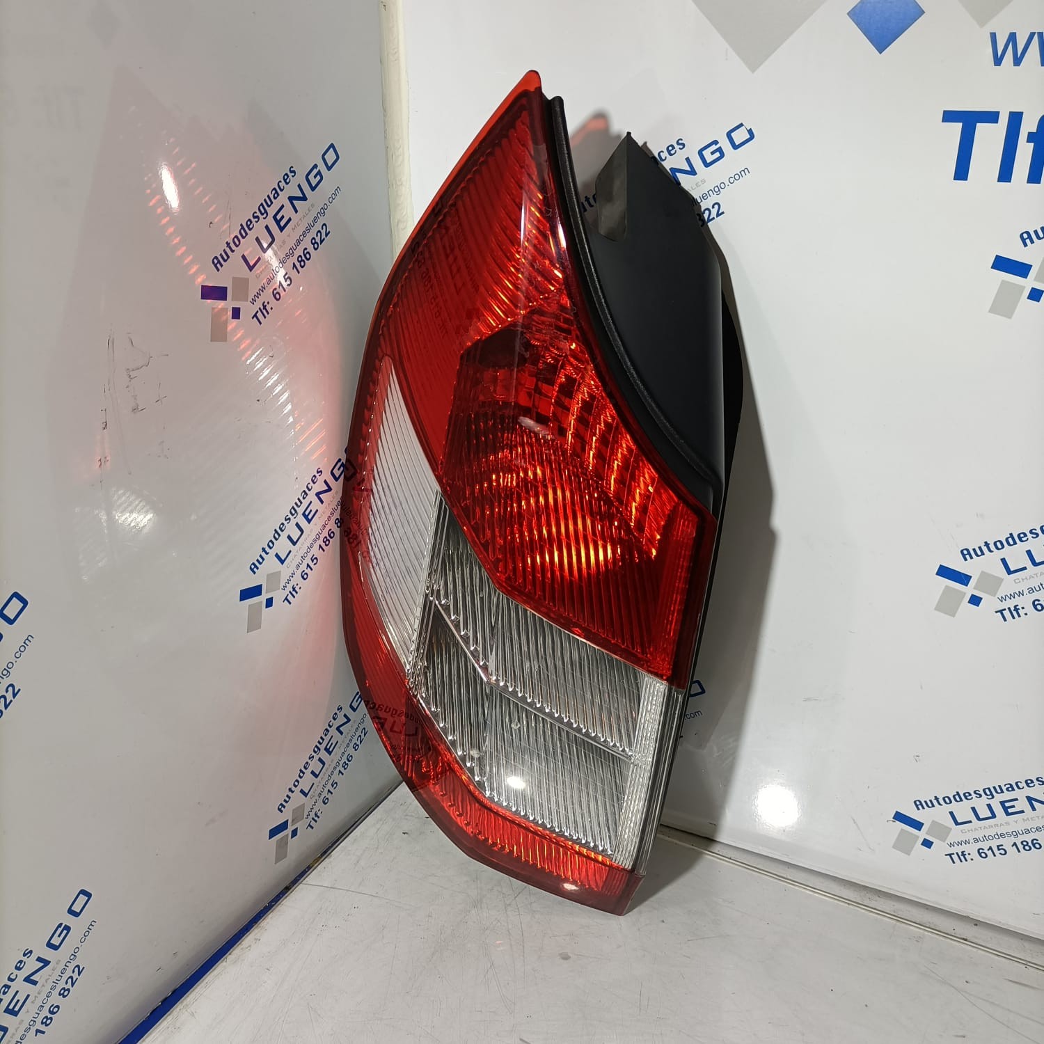 Piloto trasero izquierdo Renault Megane 2003-2004