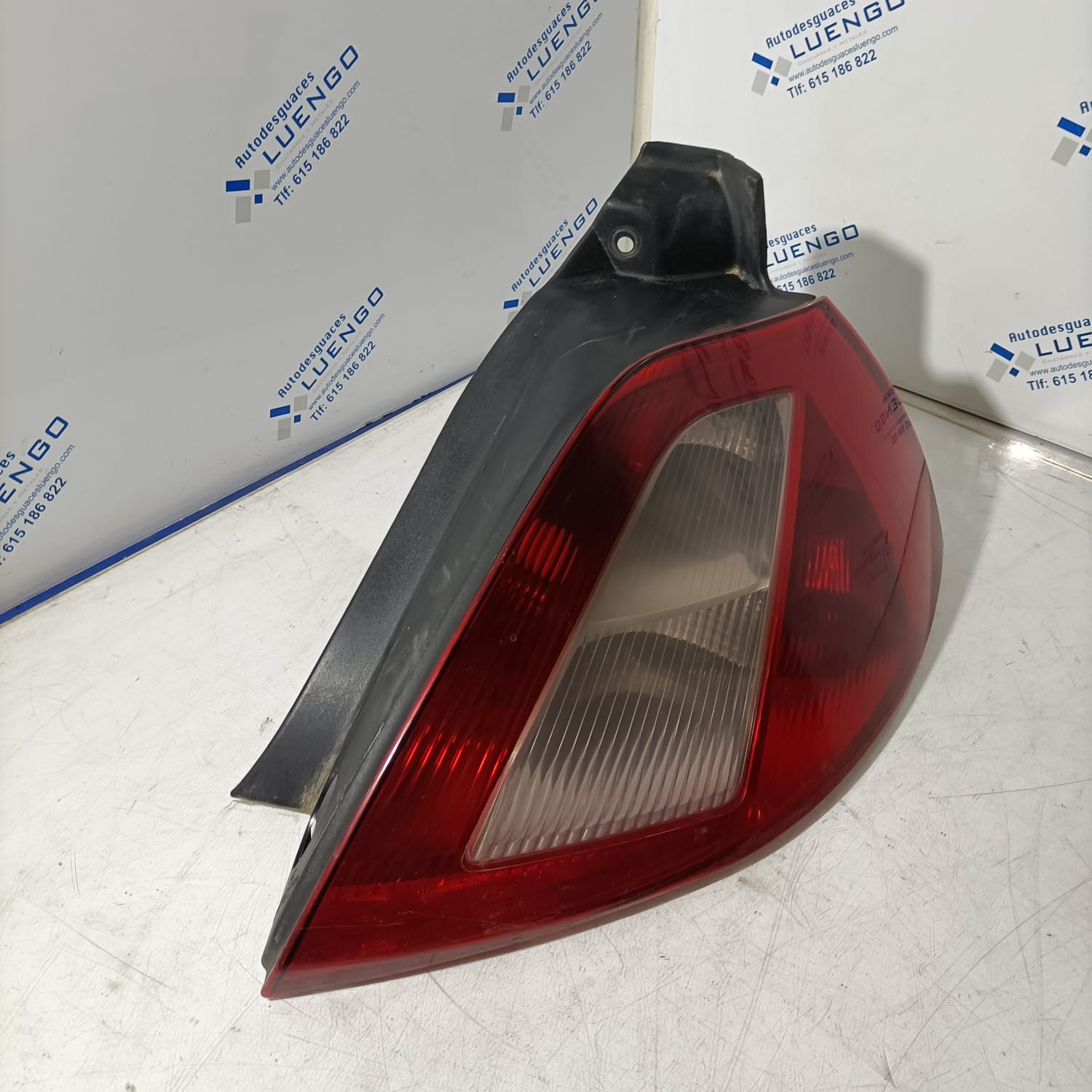 Piloto trasero derecho Renault Megane Confort 2003-2004