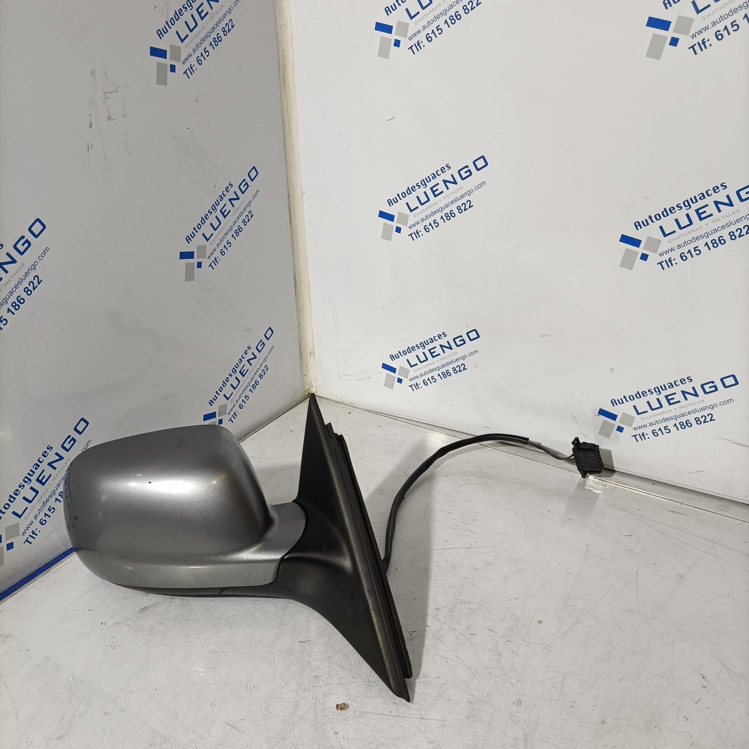 Retrovisor derecho Volkswagen Passat 2003