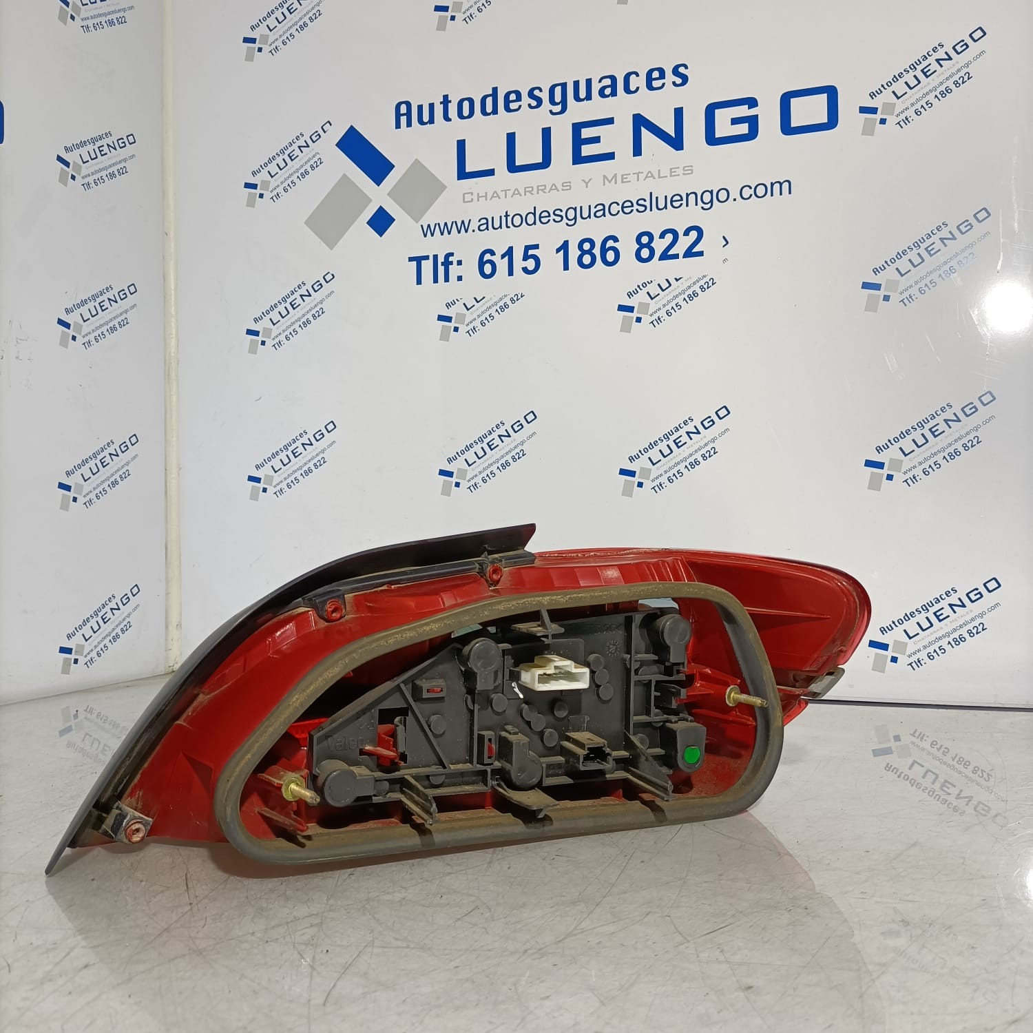Piloto trasero izquierdo Peugeot 406 2000