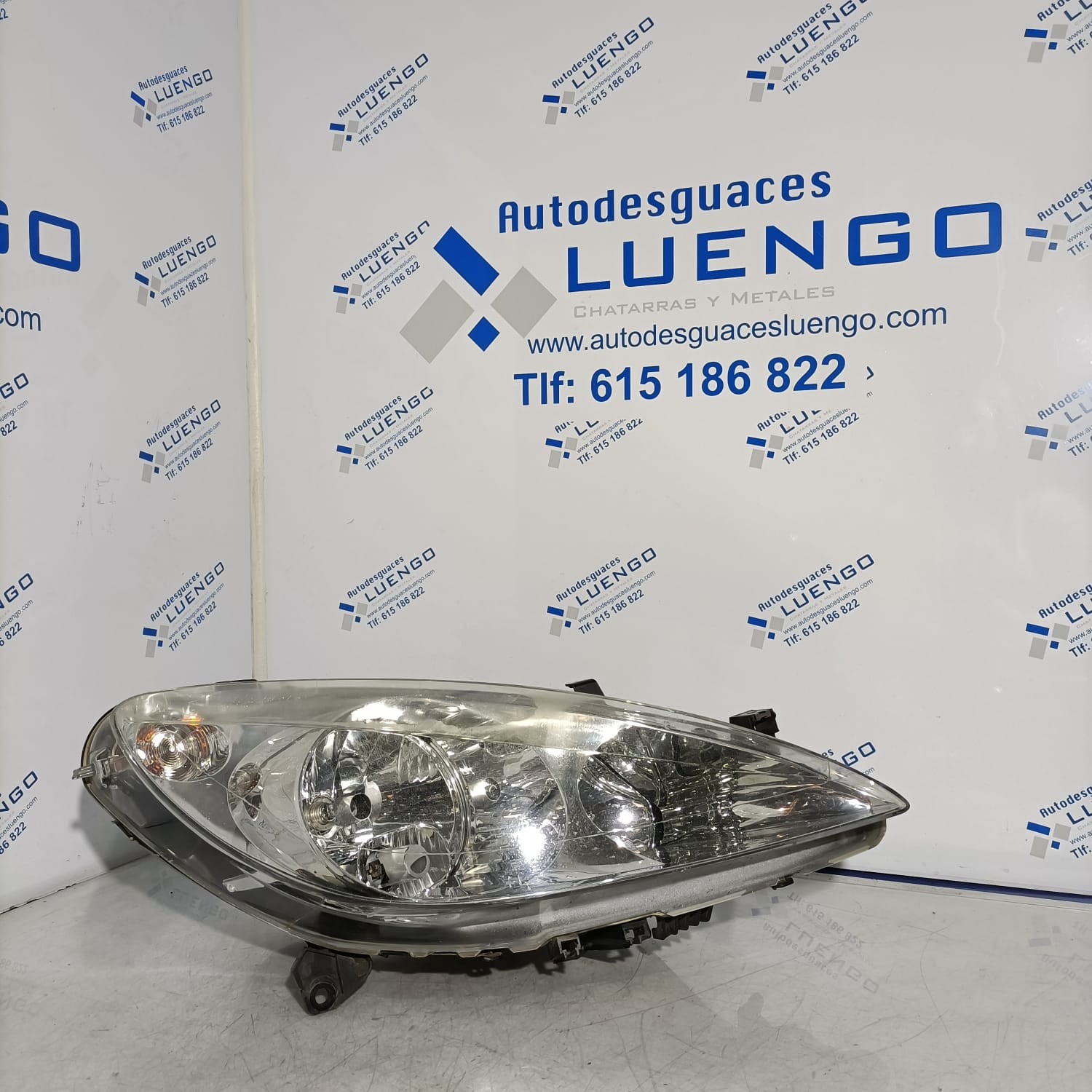 Faro delantero derecho Peugeot 307 2002