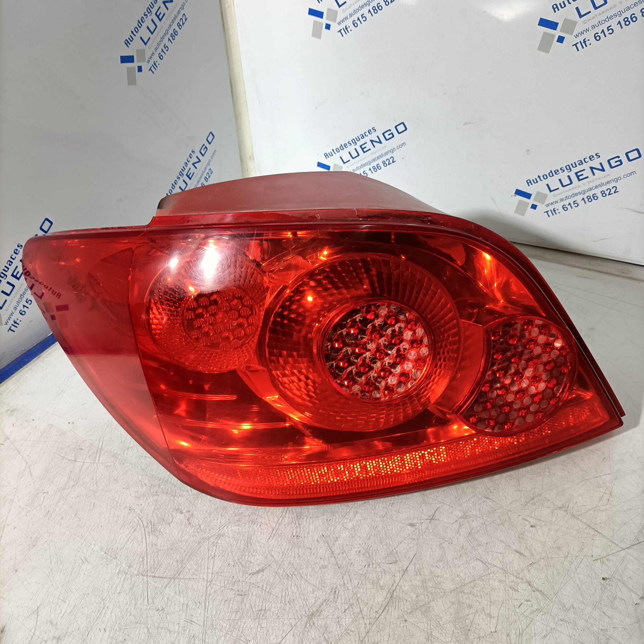 Piloto trasero izquierdo Peugeot 307 2005