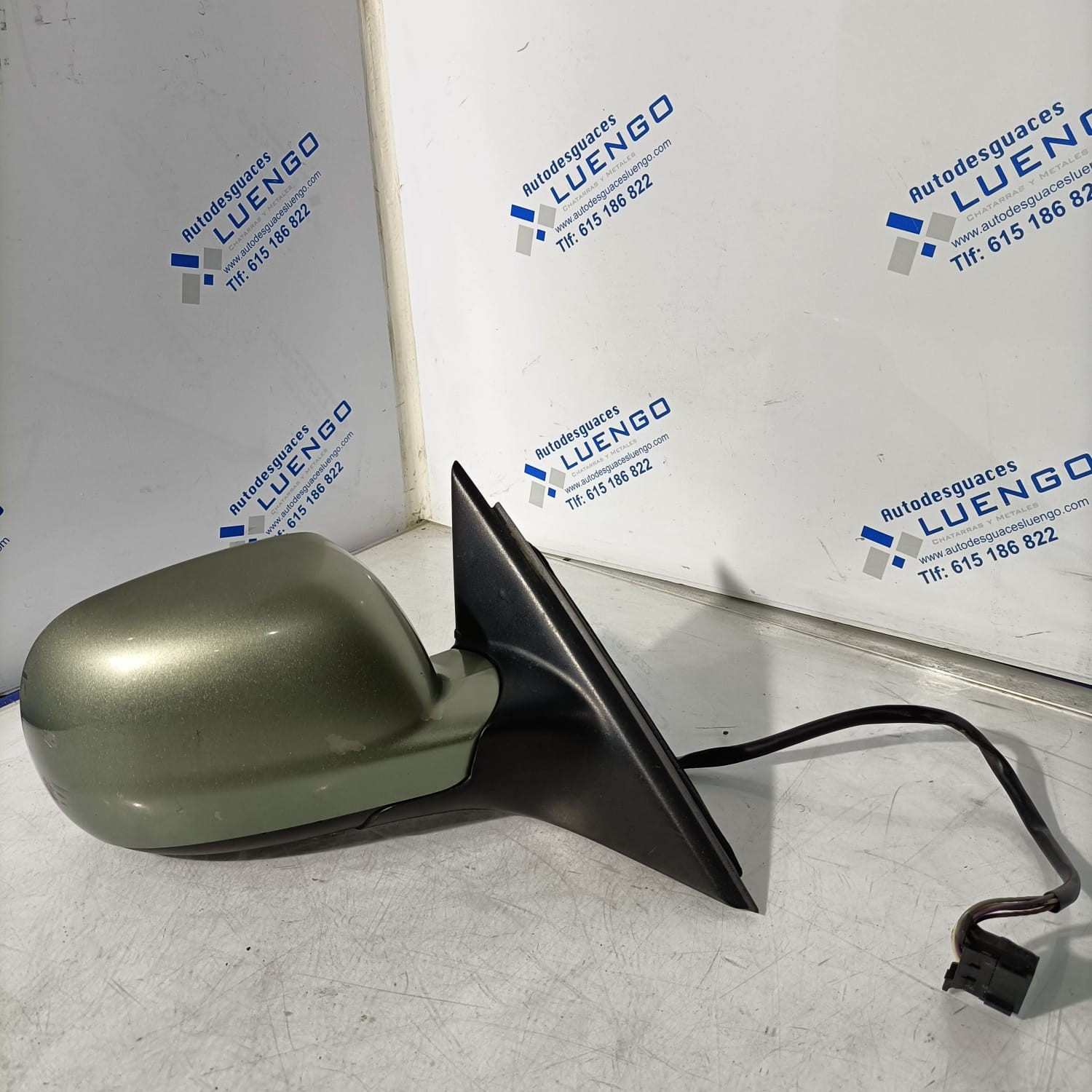 Retrovisor derecho Volkswagen Passat 2003