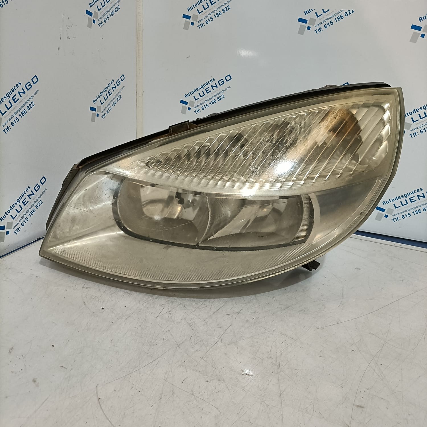 Faro delantero izquierdo Renault Scenic 2005