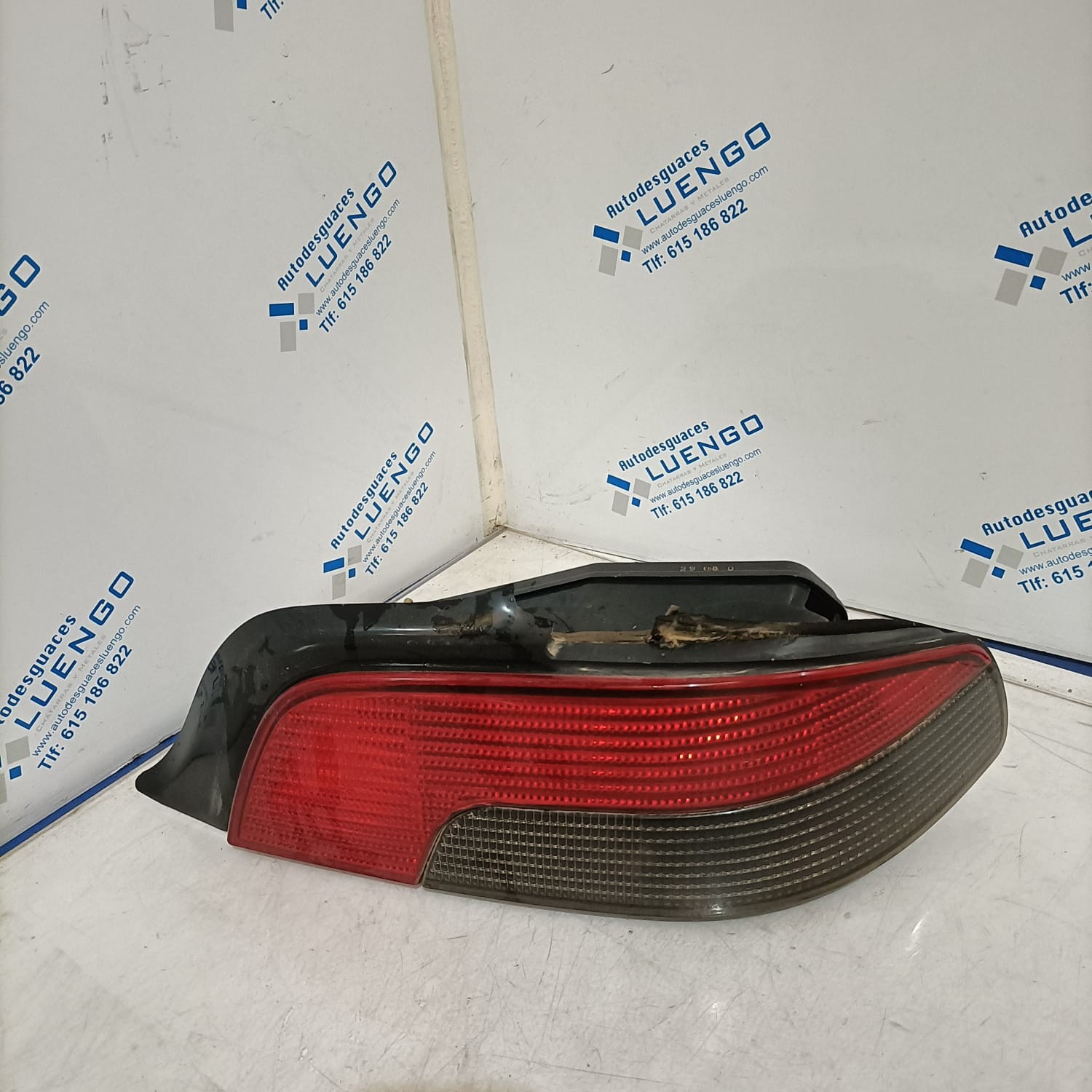 Piloto trasero derecho Peugeot 306 2000