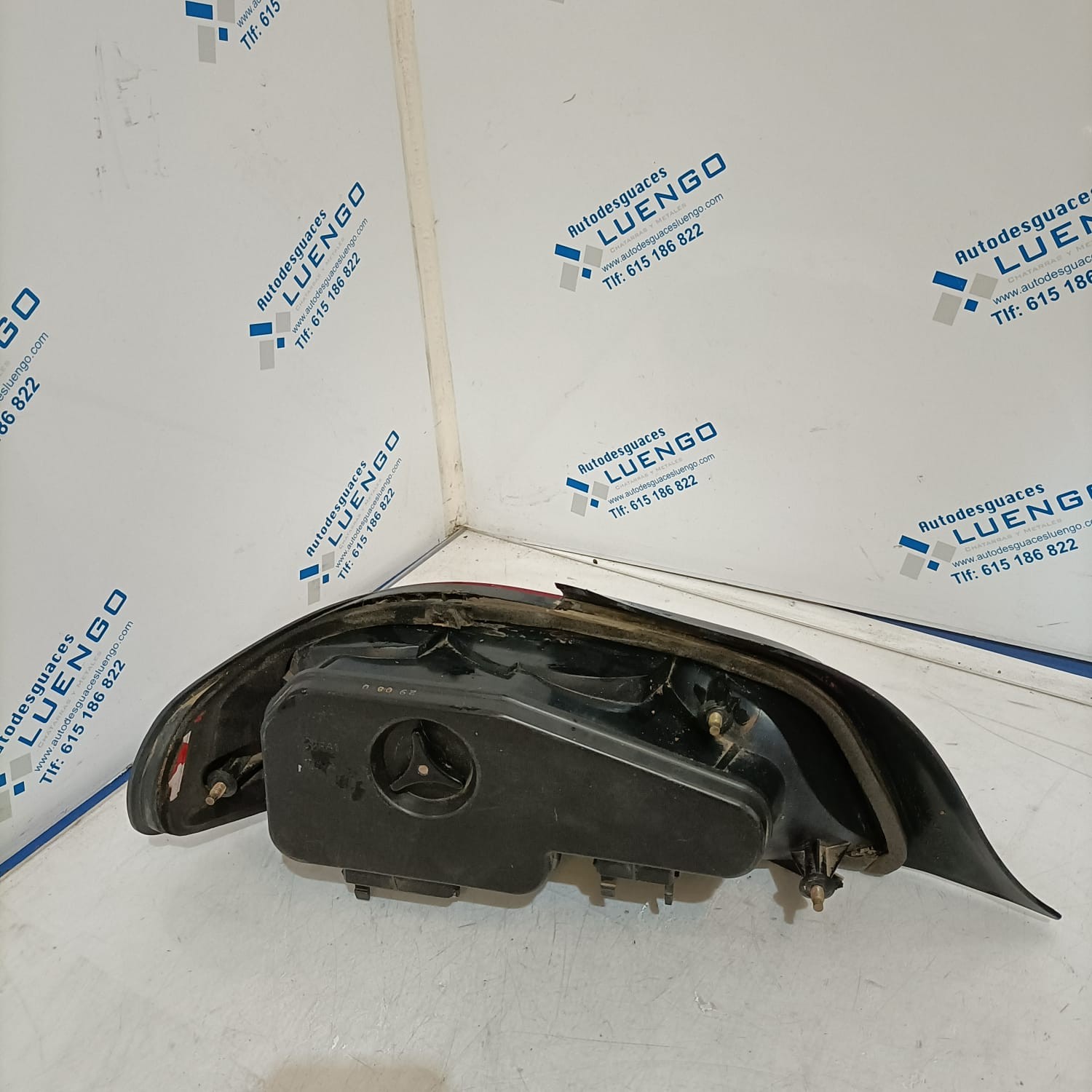 Piloto trasero derecho Peugeot 306 2000
