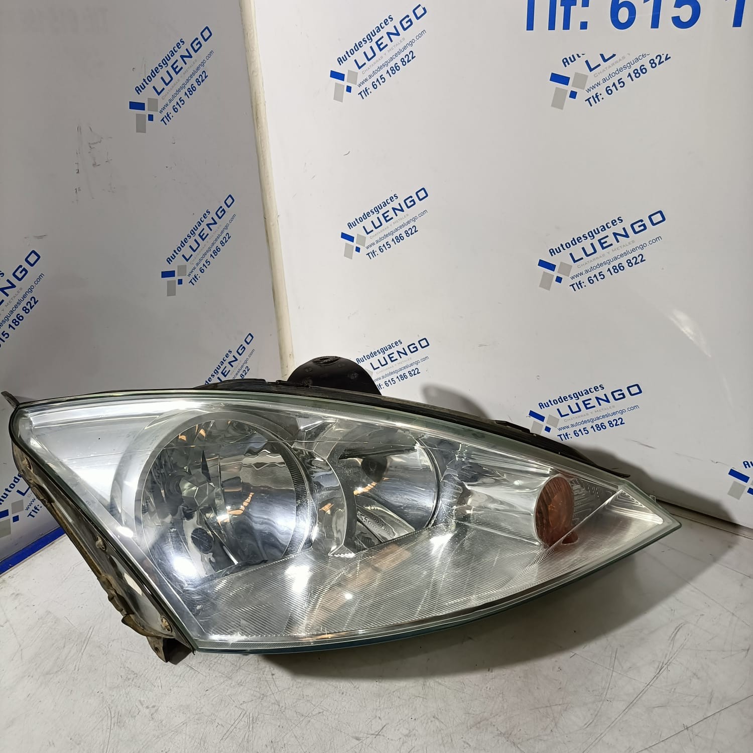 Faro delantero derecho Ford Focus 2004
