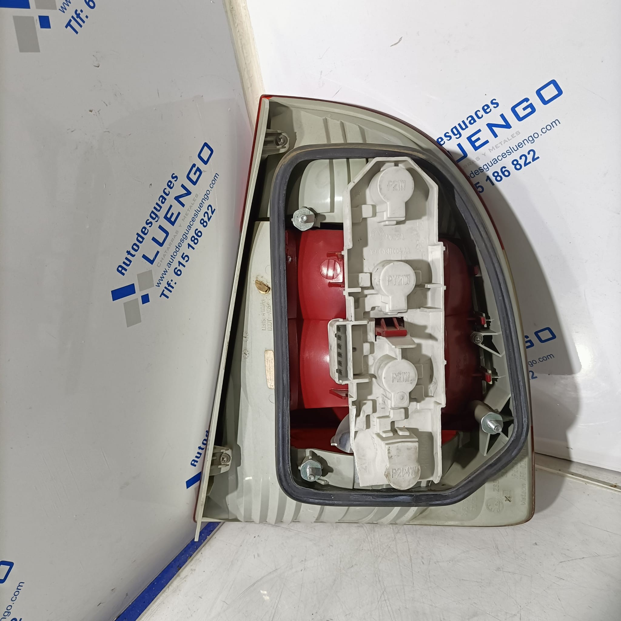Piloto izquierdo Skoda Superb 2006