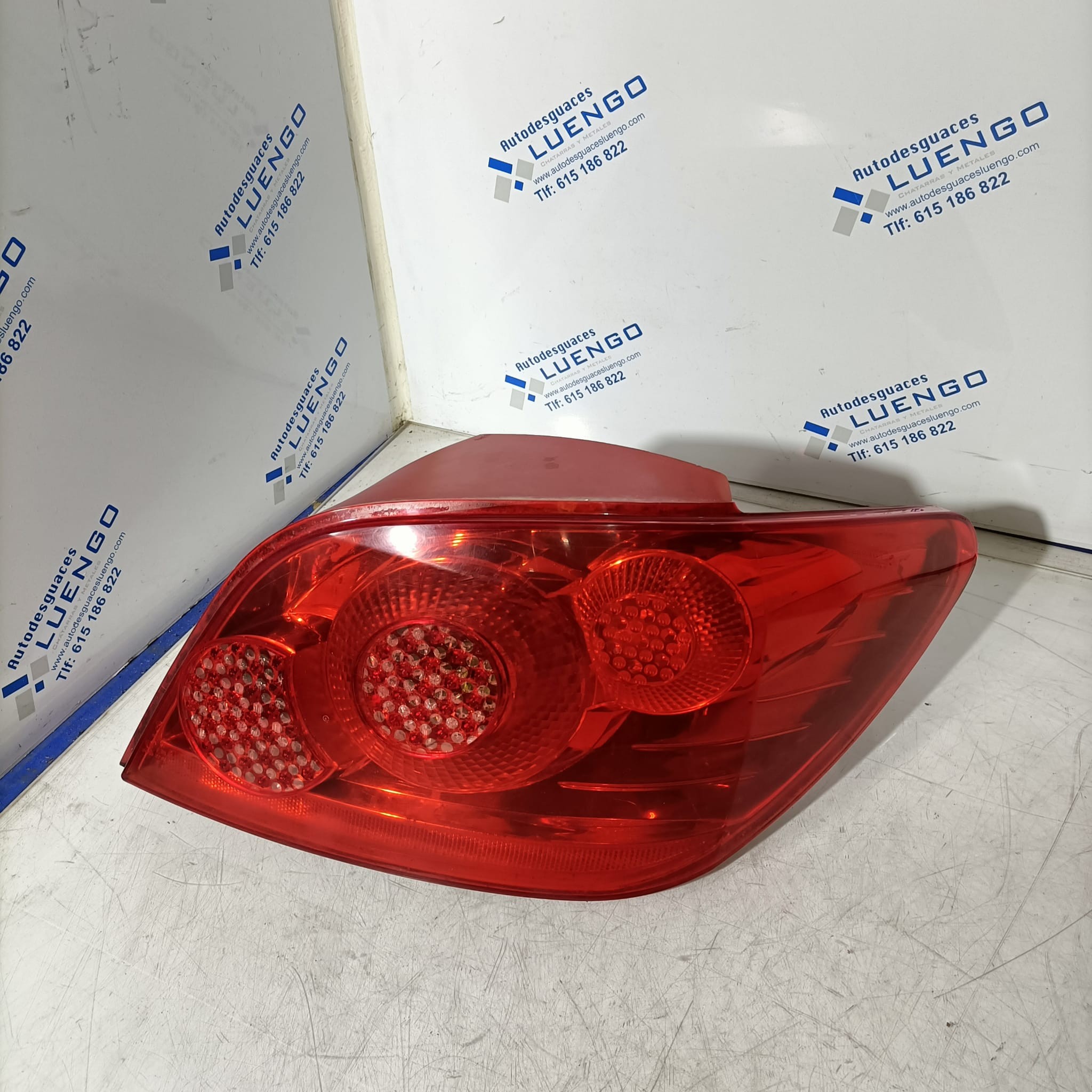 Piloto trasero derecho Peugeot 307 2005