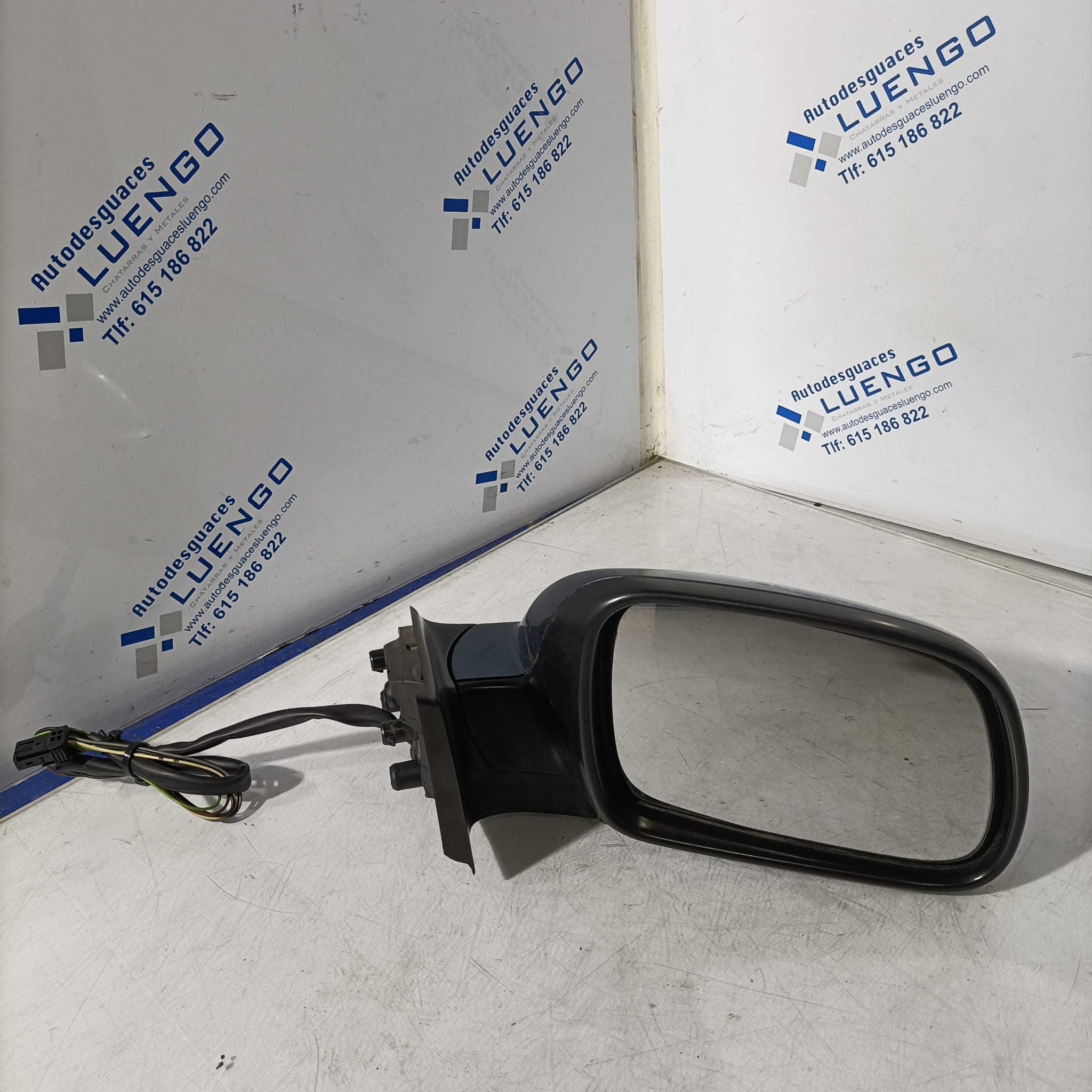 Retrovisor derecho Peugeot 307 2005