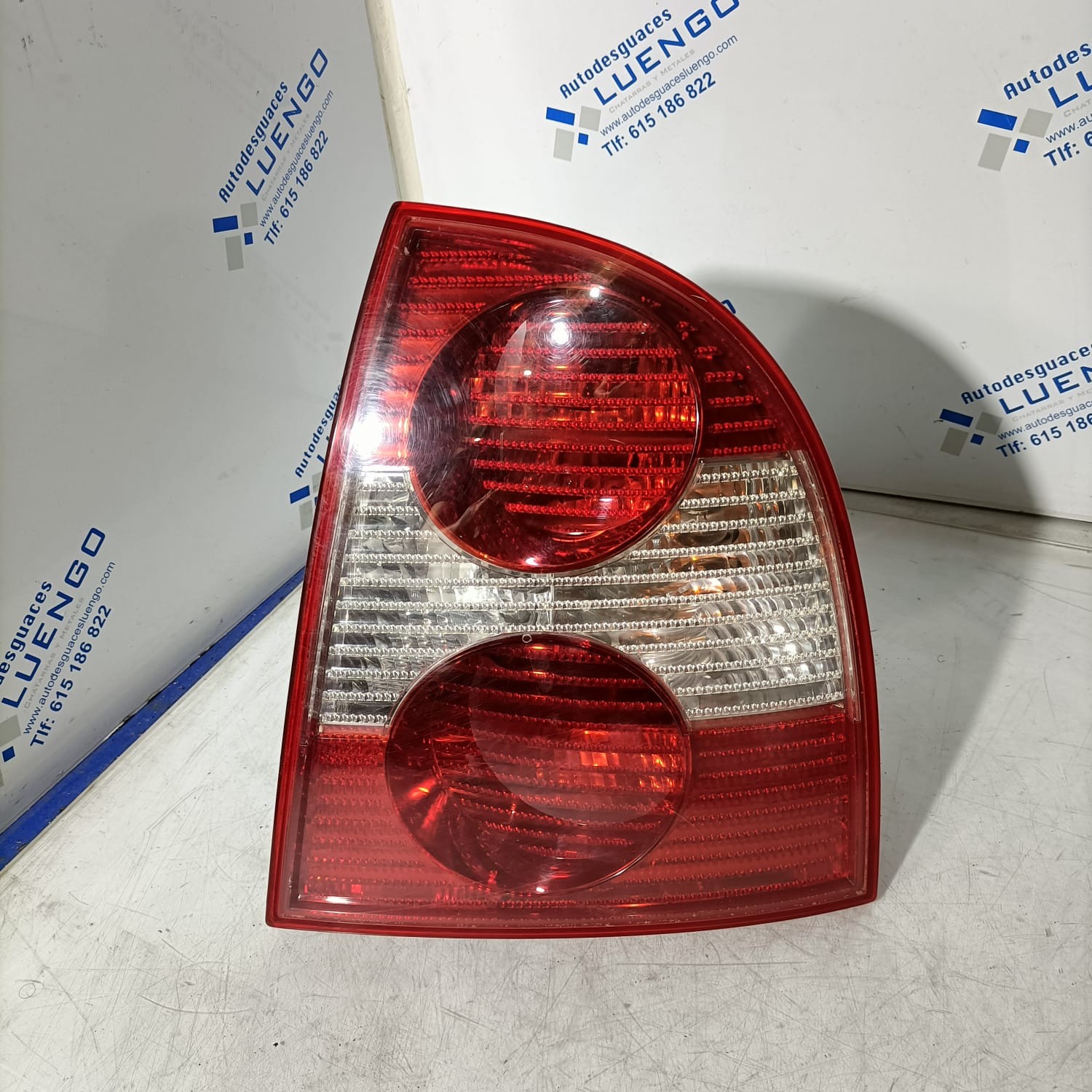 Piloto derecho Volkswagen Passat 2003