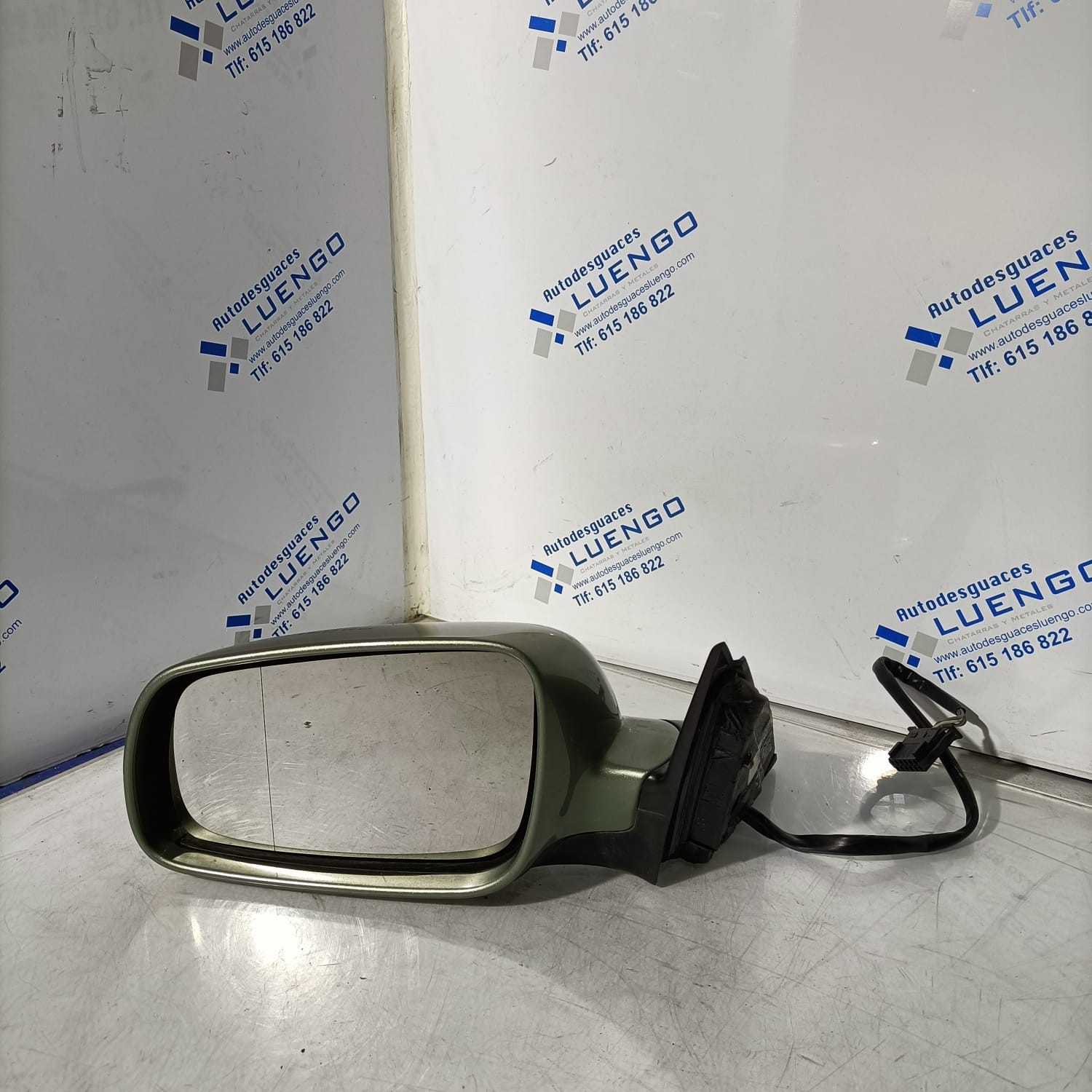 Retrovisor izquierdo Volkswagen Passat 2003