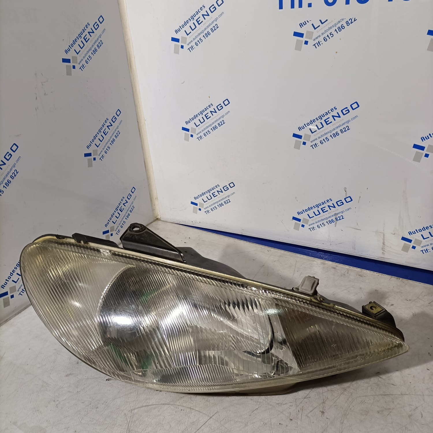 Faro delantero derecho Peugeot 206 2001