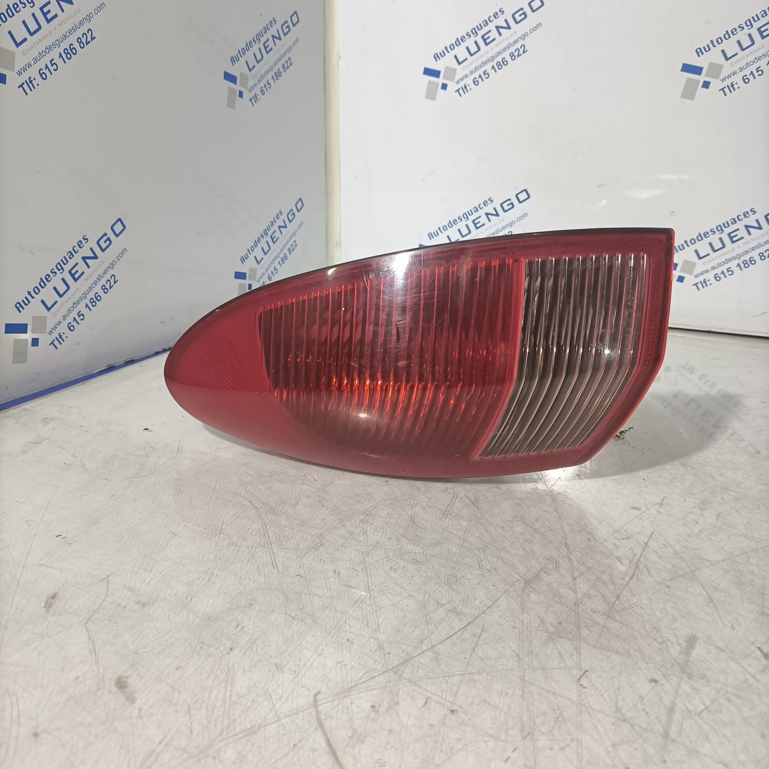 Piloto trasero derecho Alfa Romeo 147 2004
