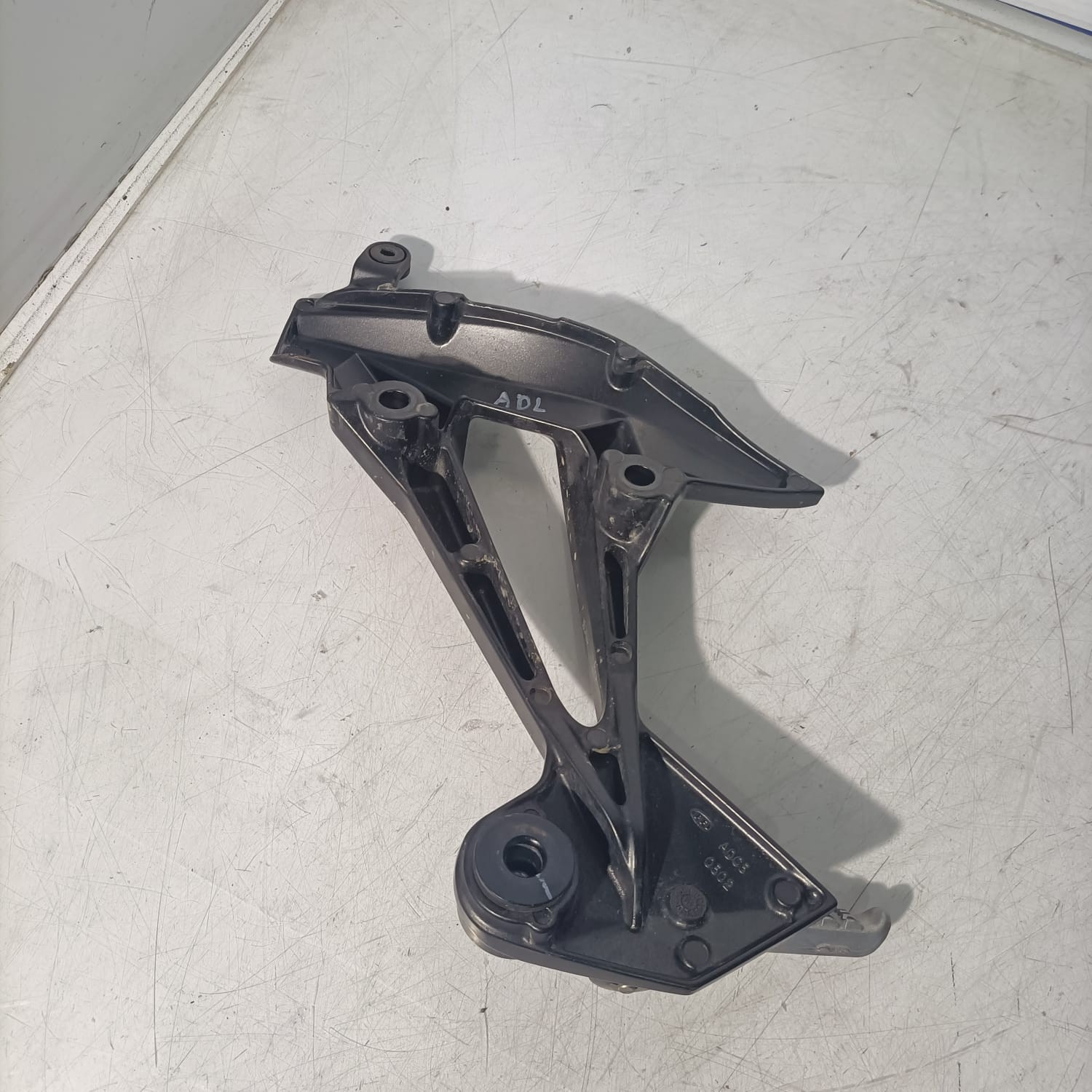 Estribera de pasajero lado derecho Kawasaki Z750 2007