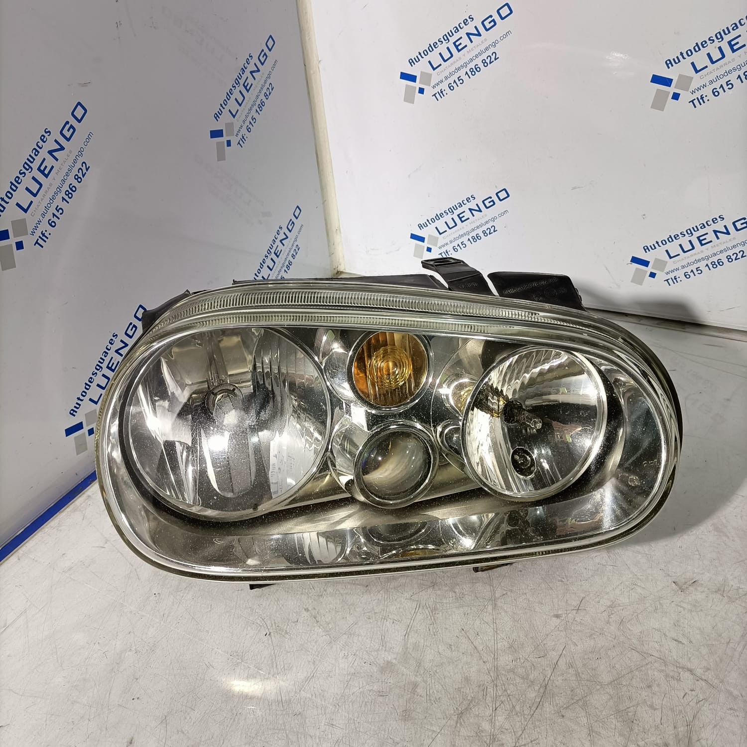 Faro delantero derecho Volkswagen Golf 4 2003