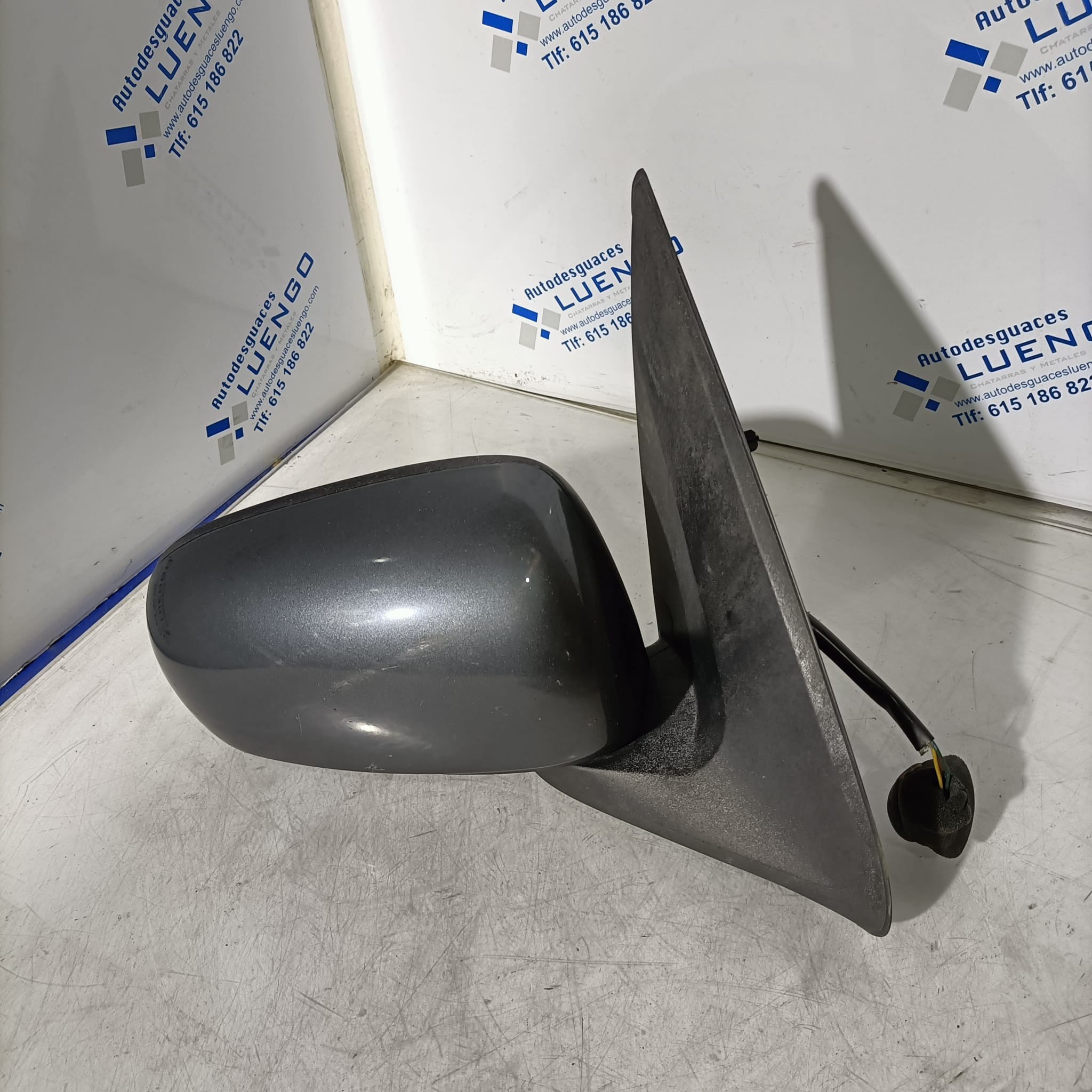 Retrovisor derecho Nissan Almera 2006