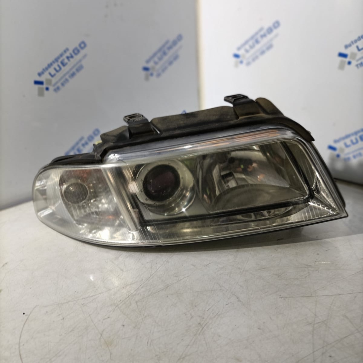 Faro delantero derecho Audi A4 2005