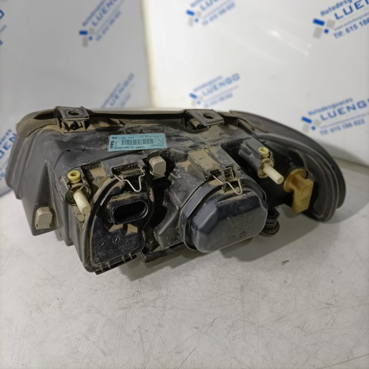 Faro delantero derecho Audi A4 2005