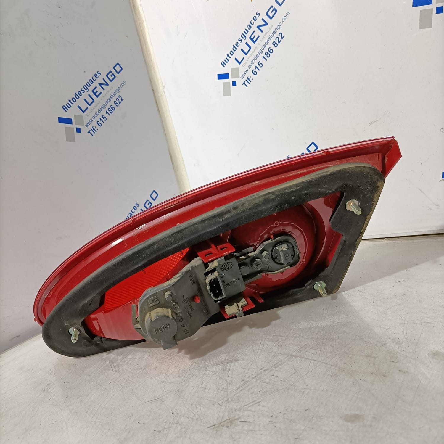 Piloto trasero central izquierdo Seat Leon 2006