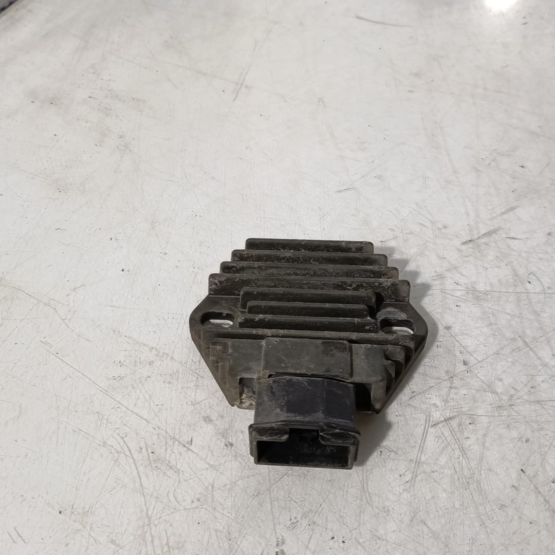 Regulador de corriente Honda Varadero 125 2006
