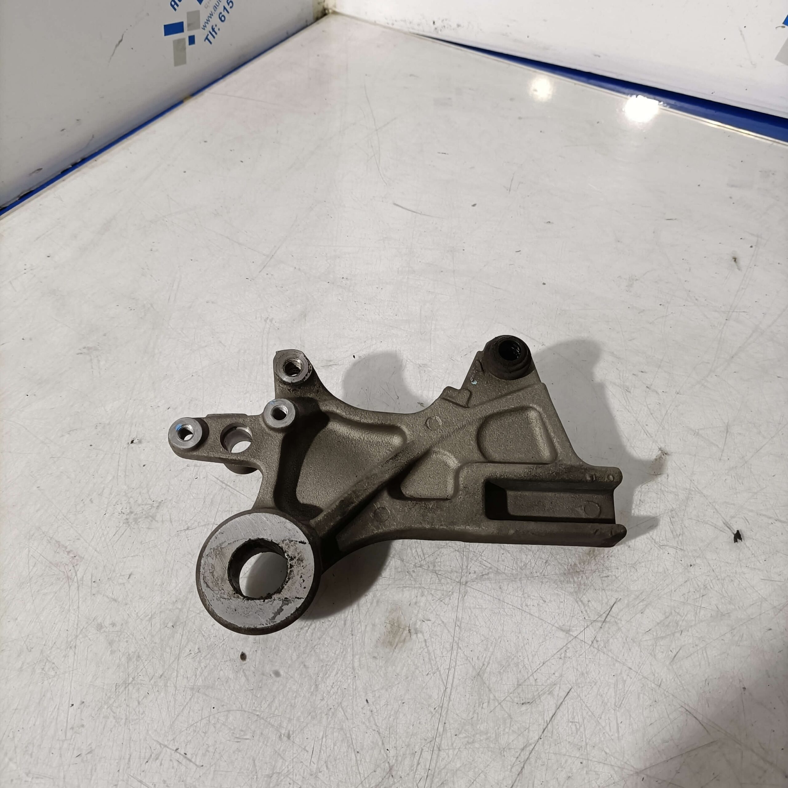 Soporte pinza freno trasero Honda CB 650 F 2014