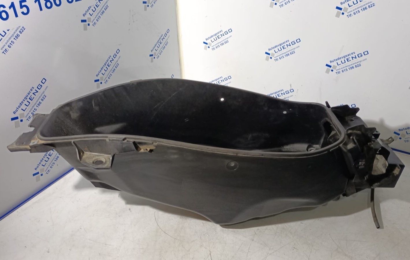 Baúl bajo asiento Honda PCX 125 ABS 2022