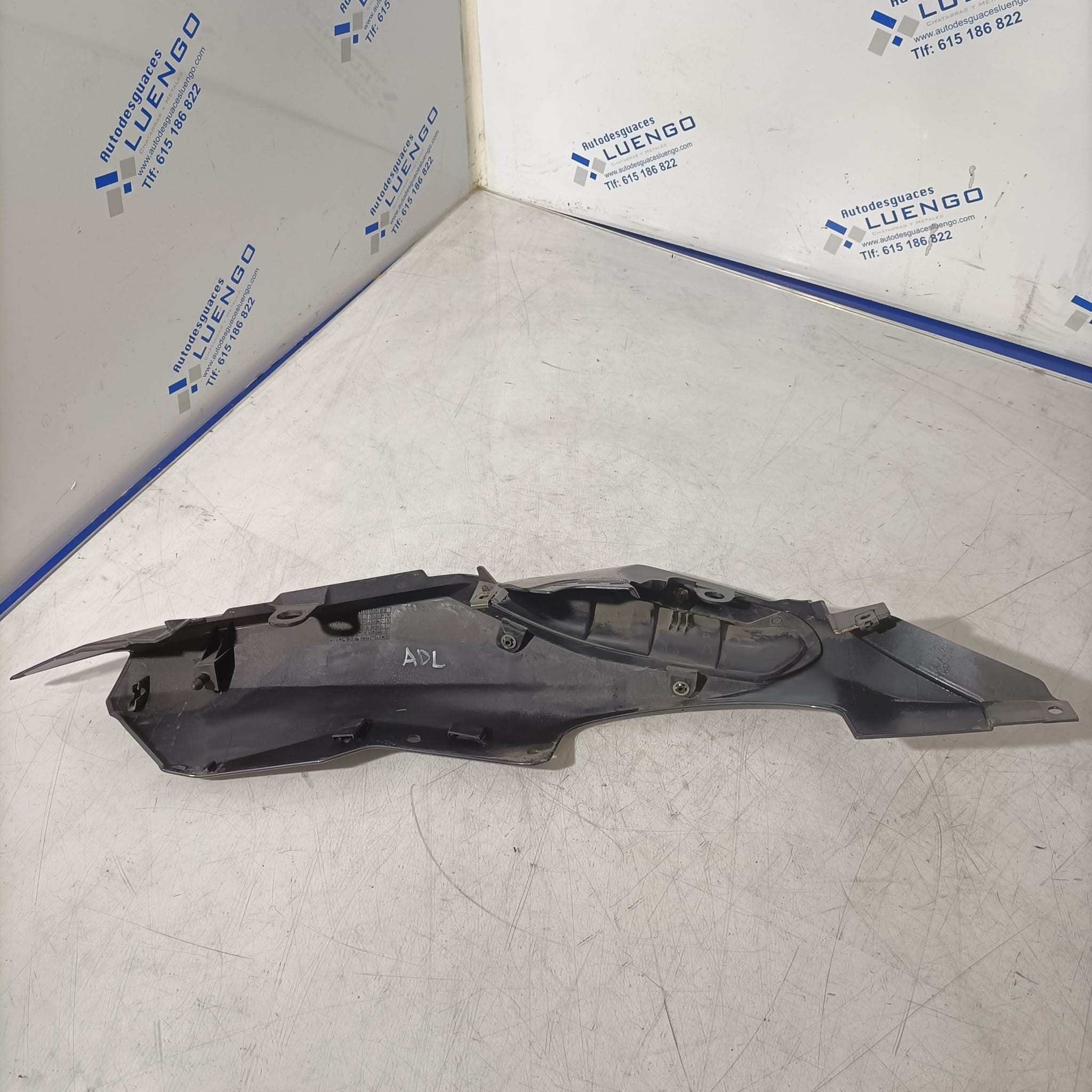 Lateral trasero izquierdo Yamaha MT 07 2017