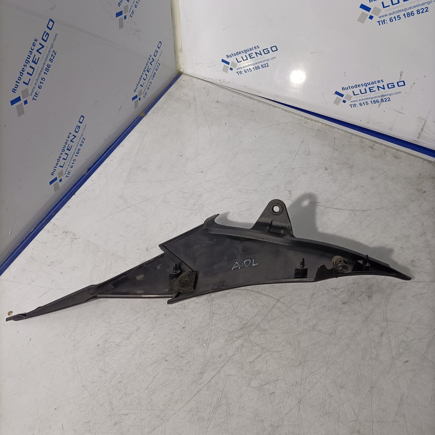 Lateral bajo asiento lado derecho Kawasaki Z800 2016