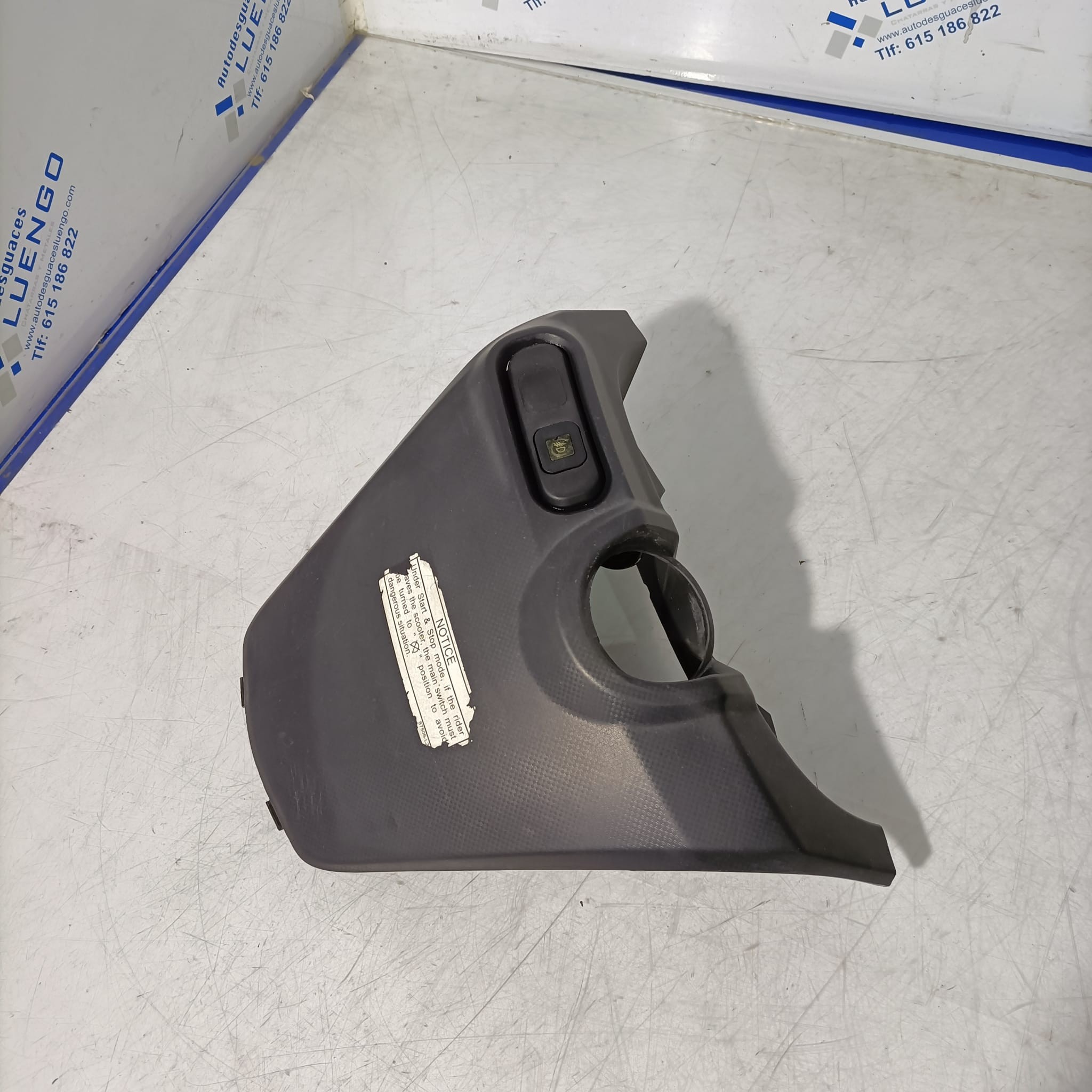 Tapa clausor Sym Joymax 300i ABS 2018