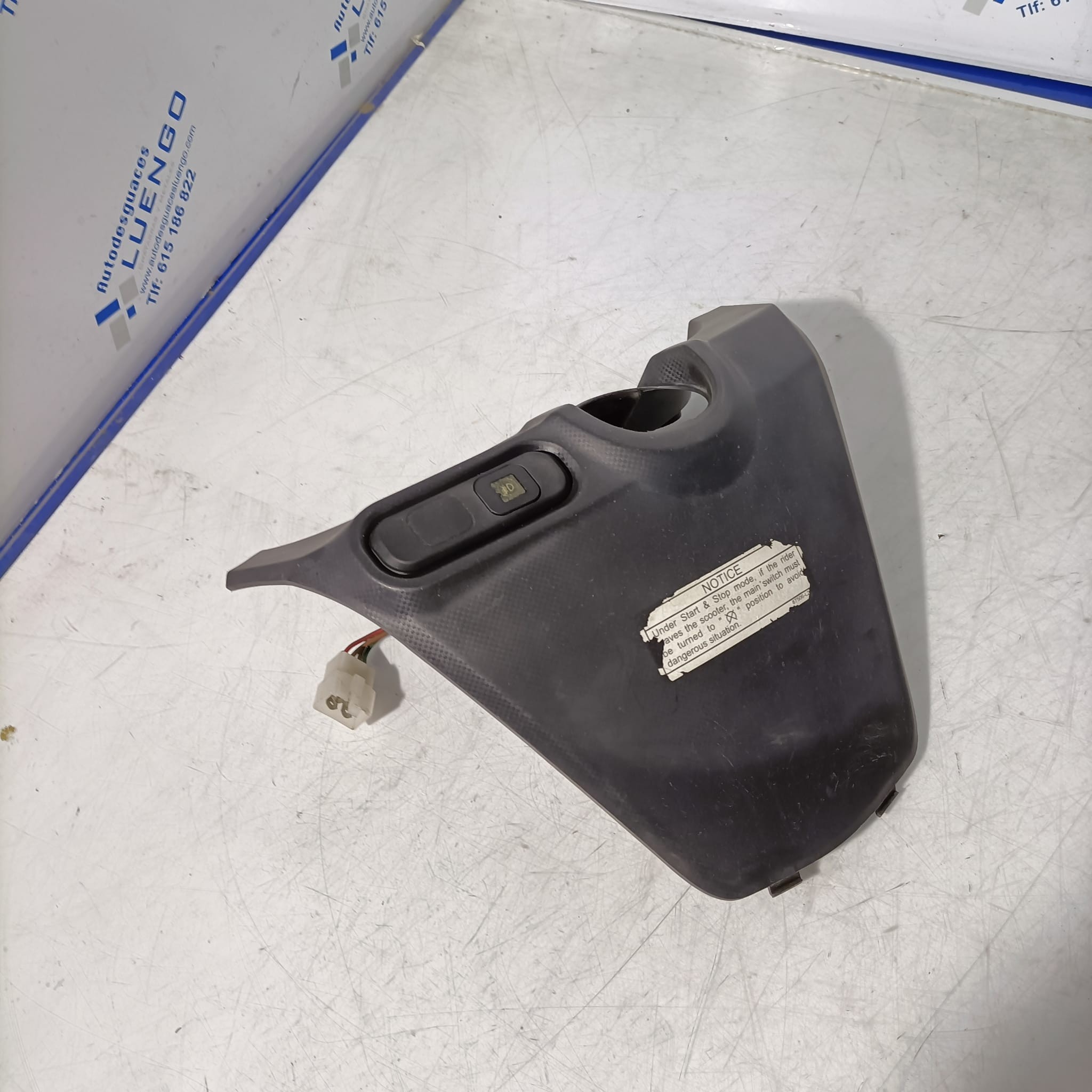 Tapa clausor Sym Joymax 300i ABS 2018