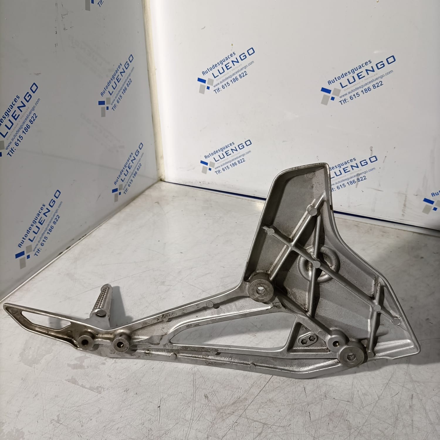 Soporte estribera lado izquierdo Honda NC 700 SD 2012