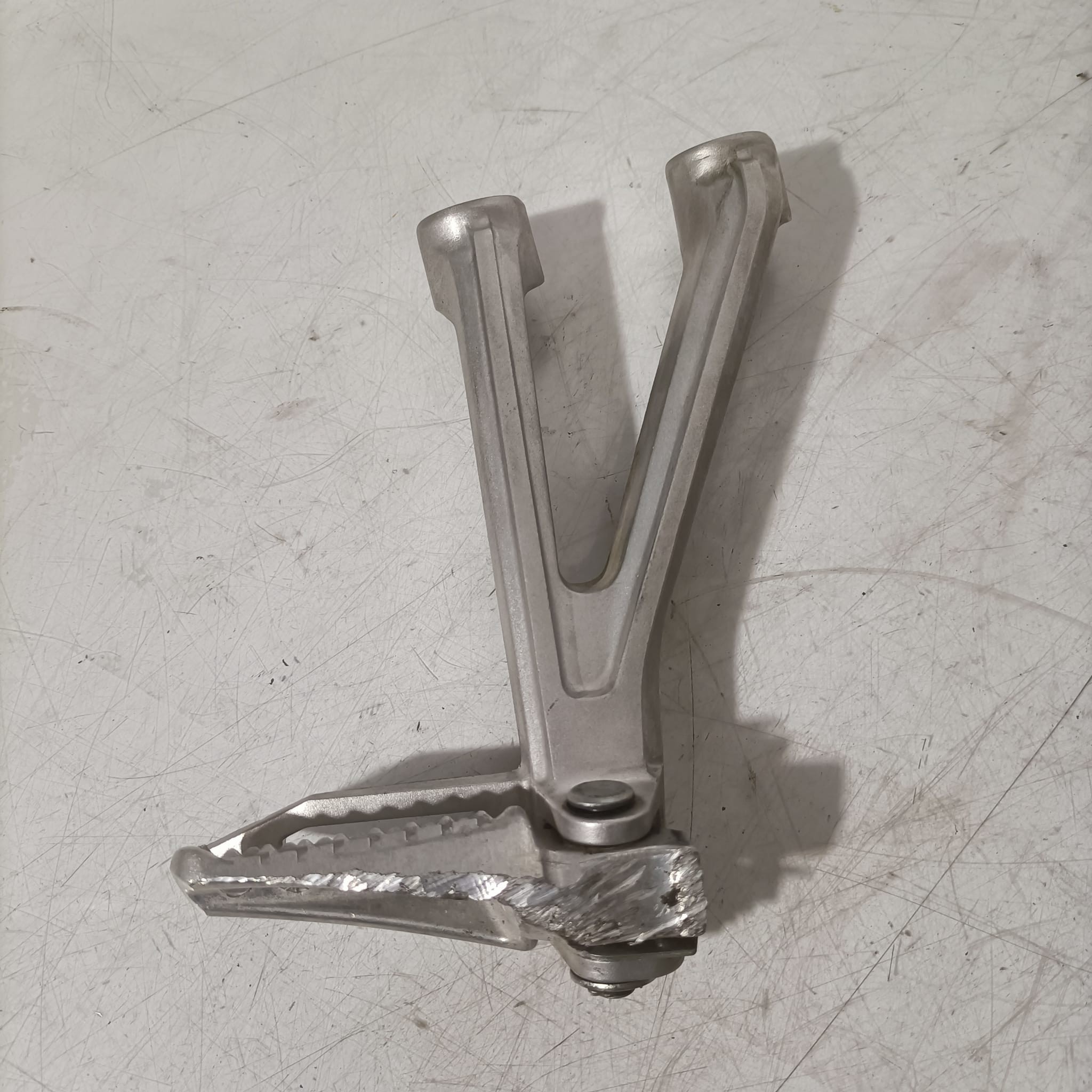 Estribera pasajero lado derecho Honda CBR 650 R 35 KW 2021