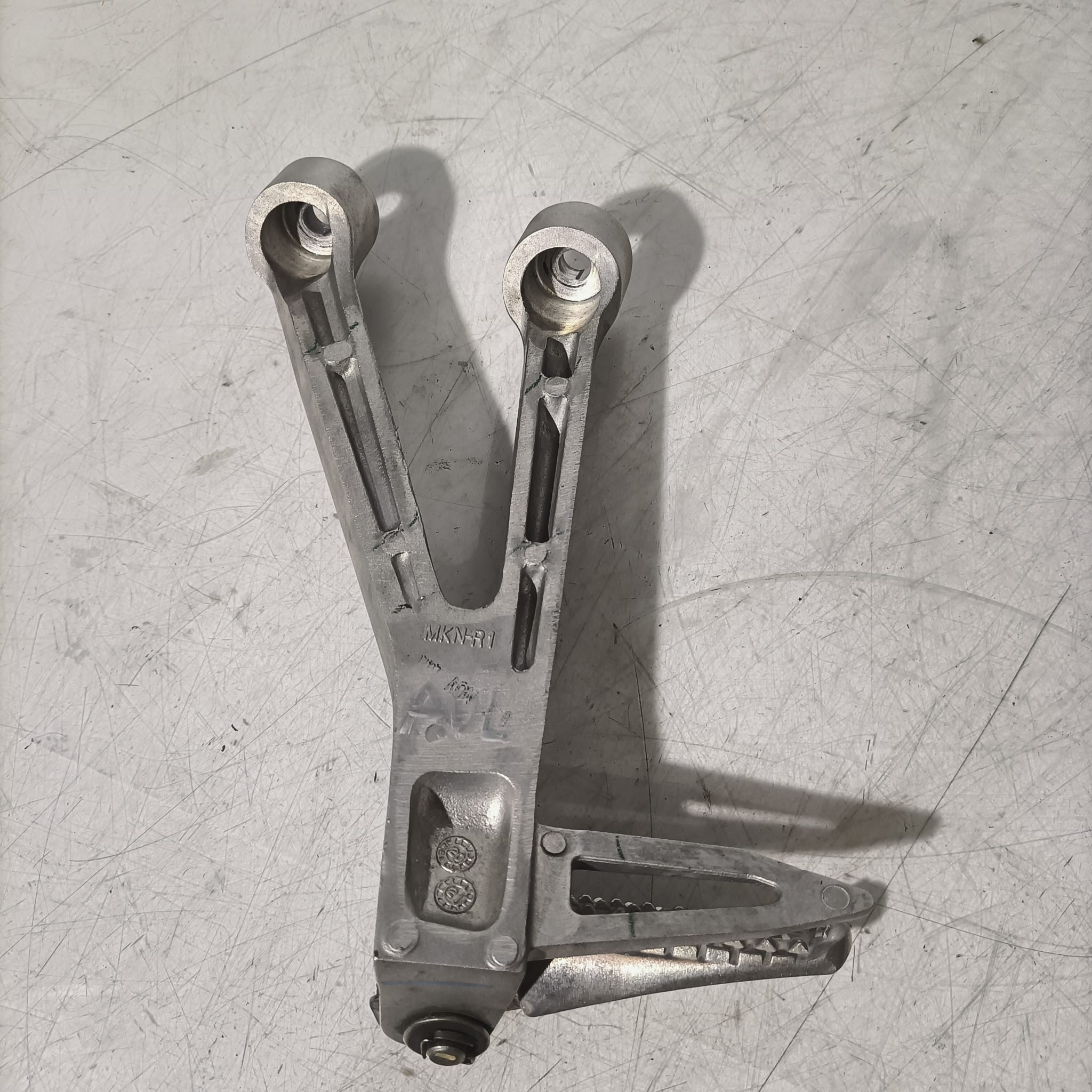 Estribera pasajero lado derecho Honda CBR 650 R 35 KW 2021