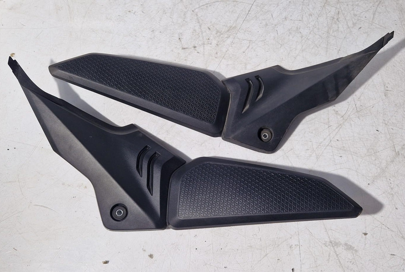 Laterales bajo asiento Honda CBR 650 RA 2022