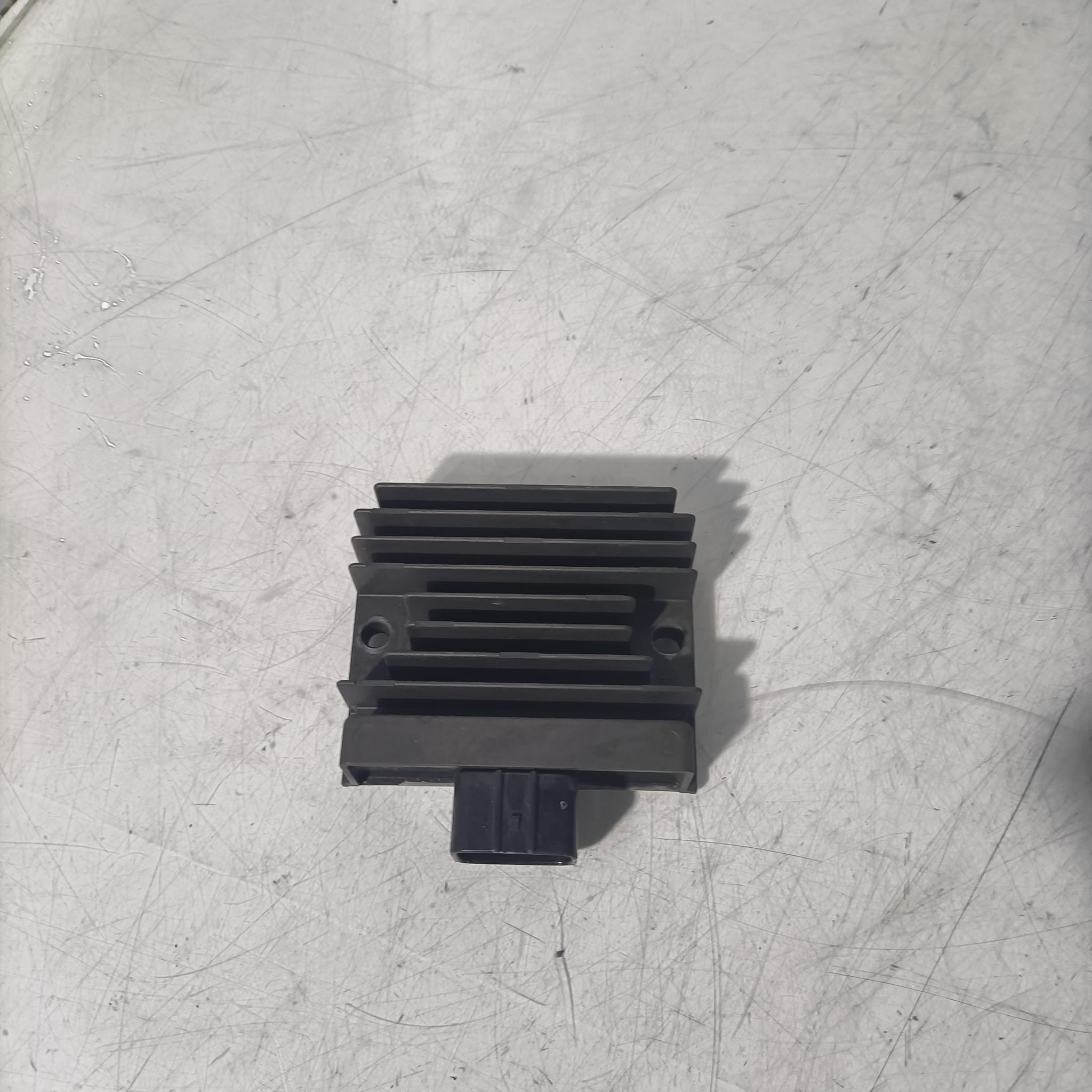 Regulador corriente Kawasaki Z650 2022
