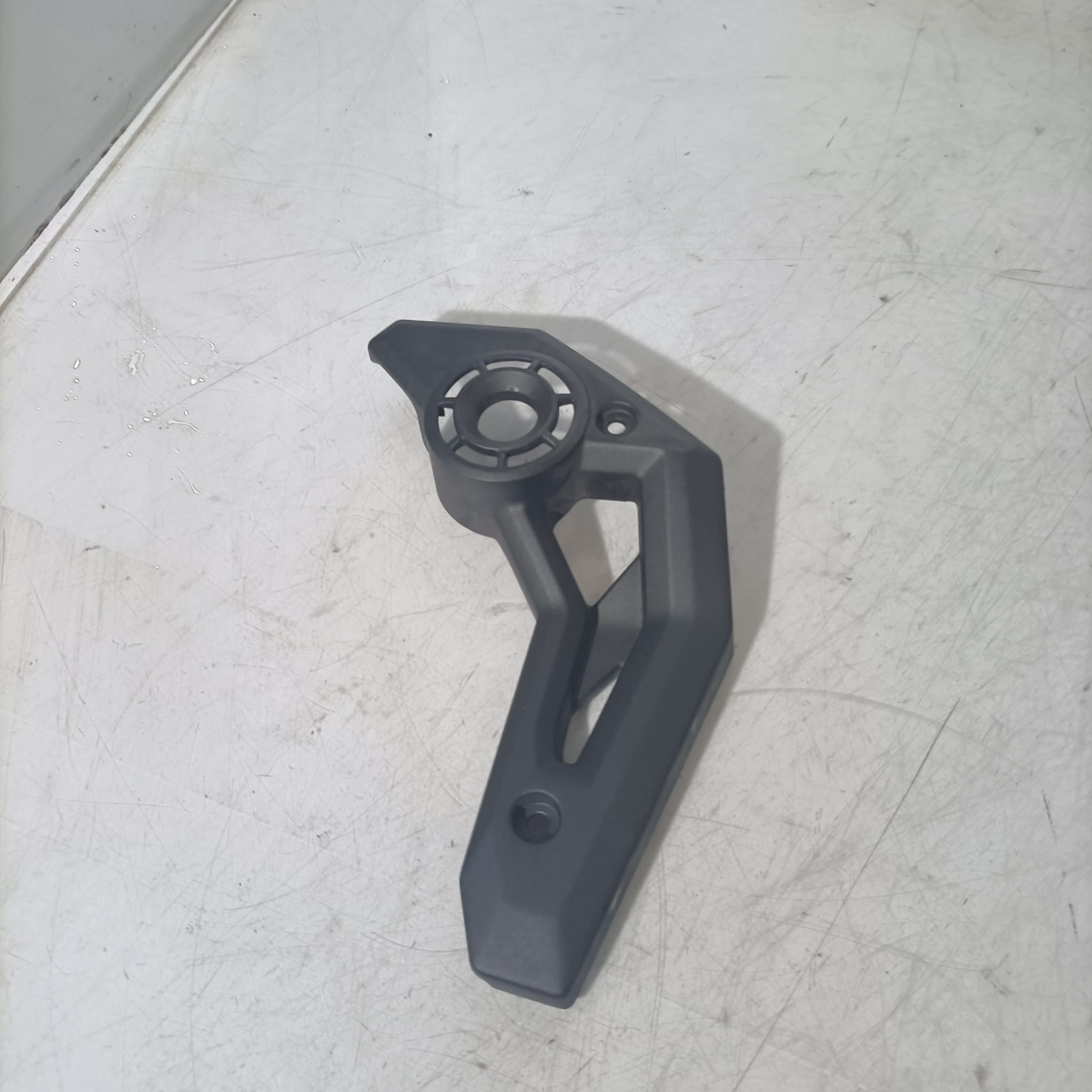 Tapa chasis lado derecho Kawasaki Z650 2022