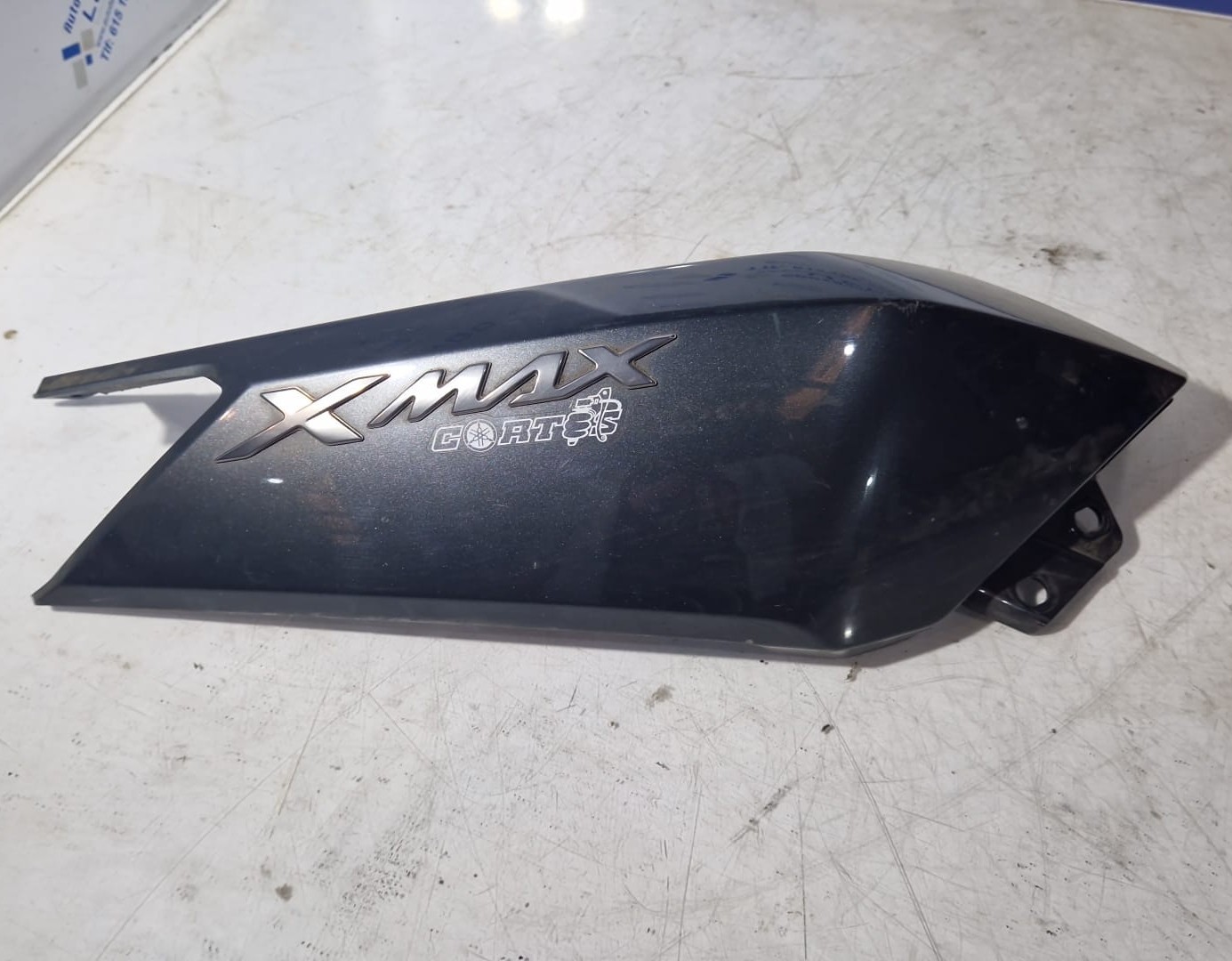 Lateral trasero derecho Yamaha Xmax 125 2016