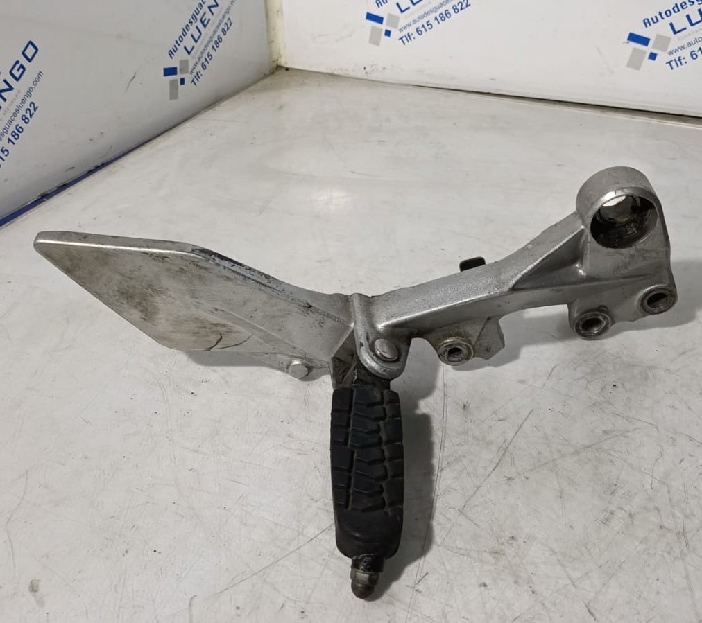 Estribera con soporte lado derecho KTM 390 Duke 2014