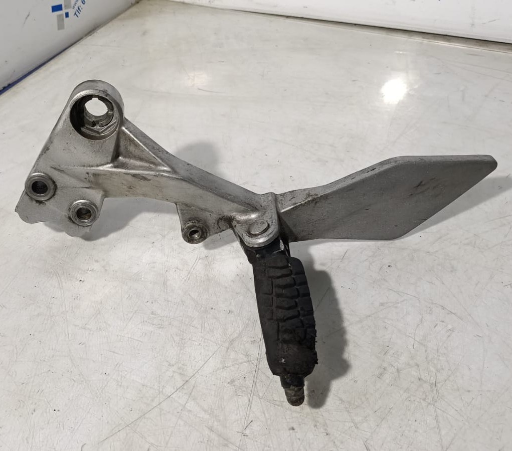 Estribera con soporte lado izquierdo KTM 390 Duke 2014