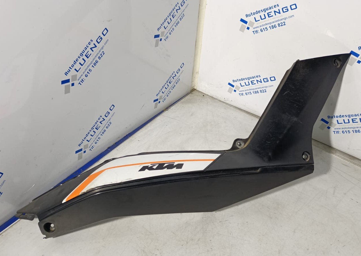 Lateral trasero derecho KTM 390 Duke 2014
