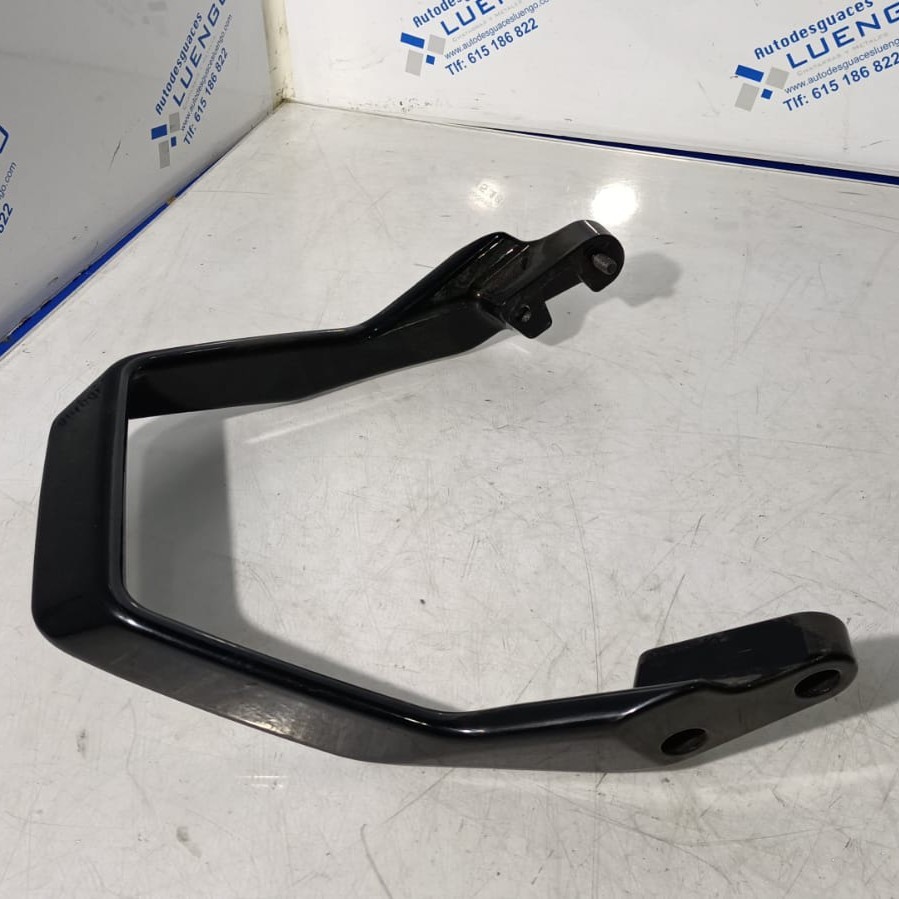 Asidero Husqvarna Svartpilen 125 2024