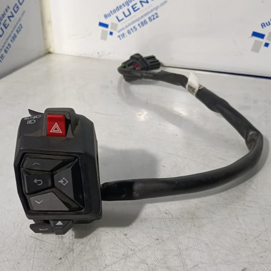 Piña luces lado izquierdo Husqvarna Svartpilen 125 2024