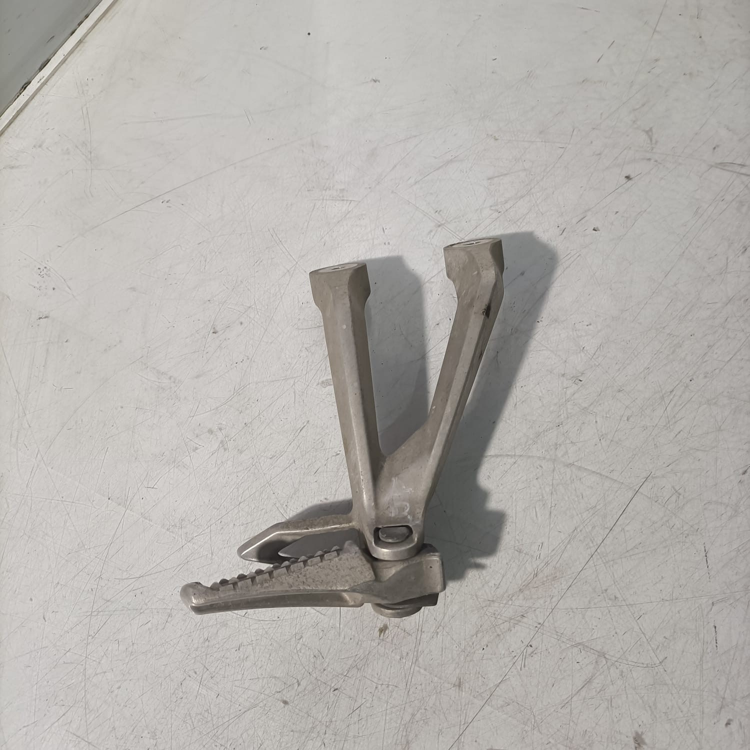 Estribera pasajero lado derecho Honda CBF 125 2022